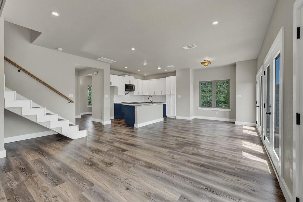 1216 Canyon Lake Dr, Canyon Lake, TX 78133