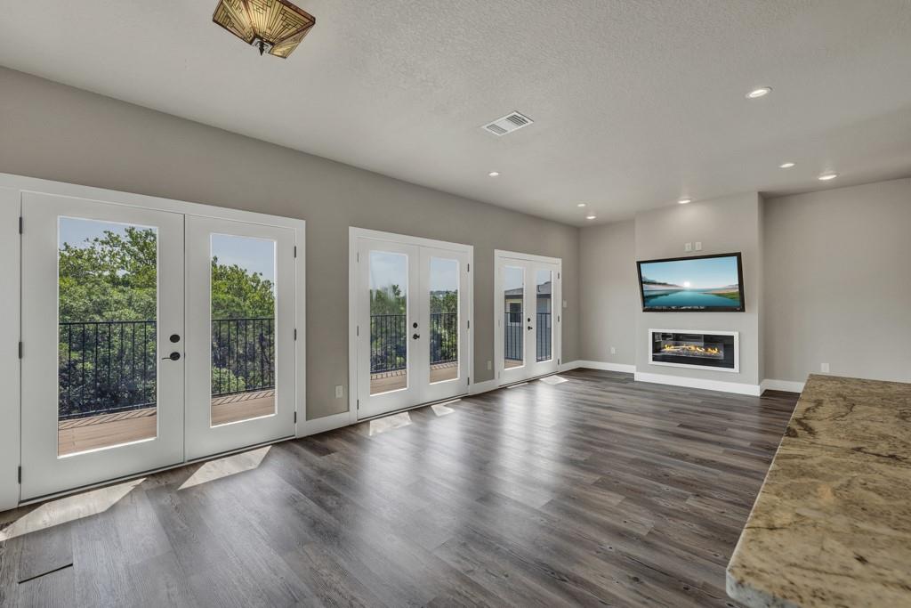 1216 Canyon Lake Dr, Canyon Lake, TX 78133