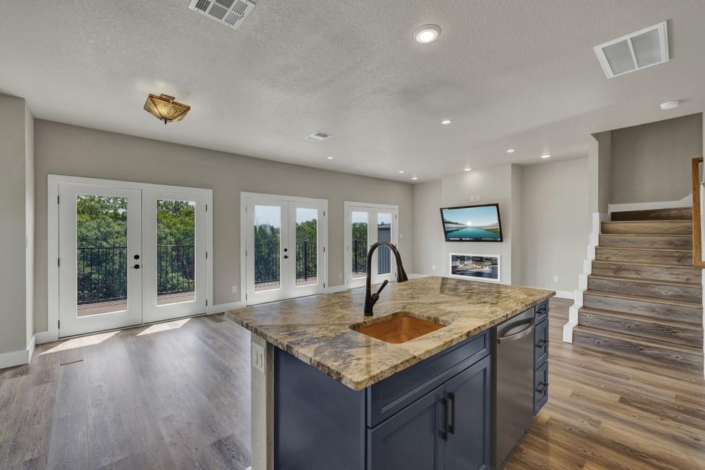 1216 Canyon Lake Dr, Canyon Lake, TX 78133