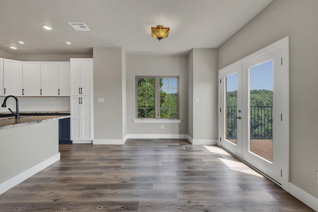 1216 Canyon Lake Dr, Canyon Lake, TX 78133