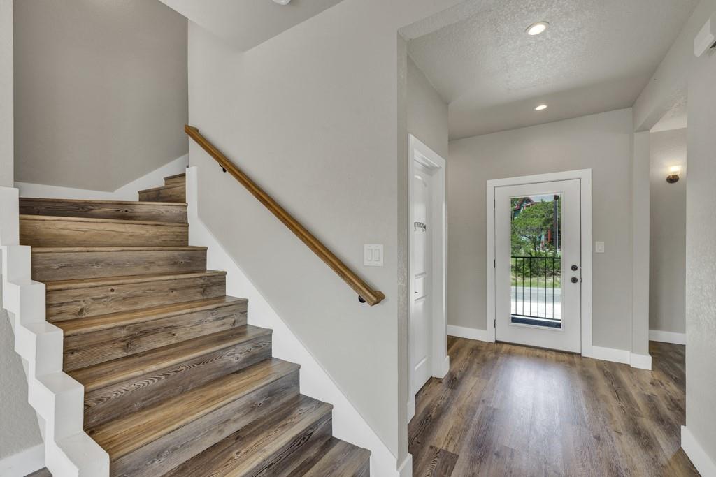 1216 Canyon Lake Dr, Canyon Lake, TX 78133