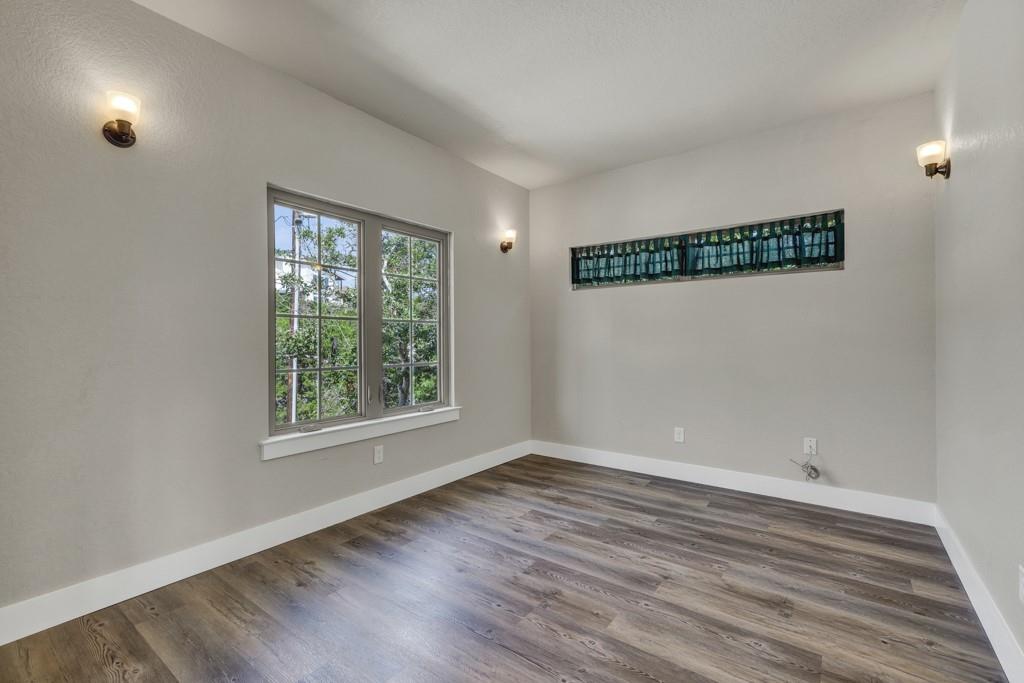 1216 Canyon Lake Dr, Canyon Lake, TX 78133