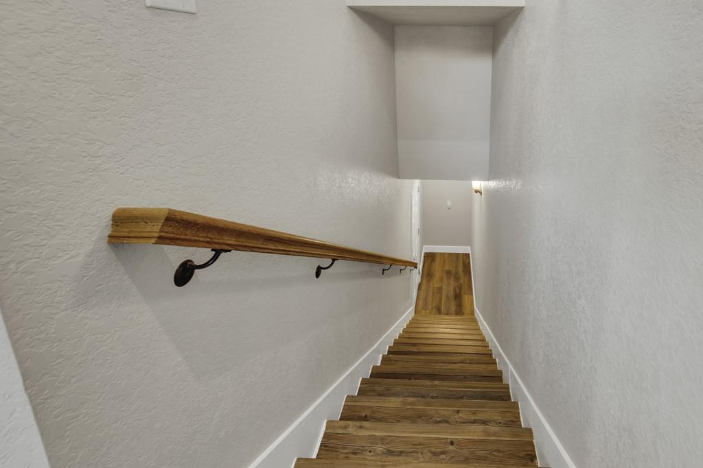 1216 Canyon Lake Dr, Canyon Lake, TX 78133