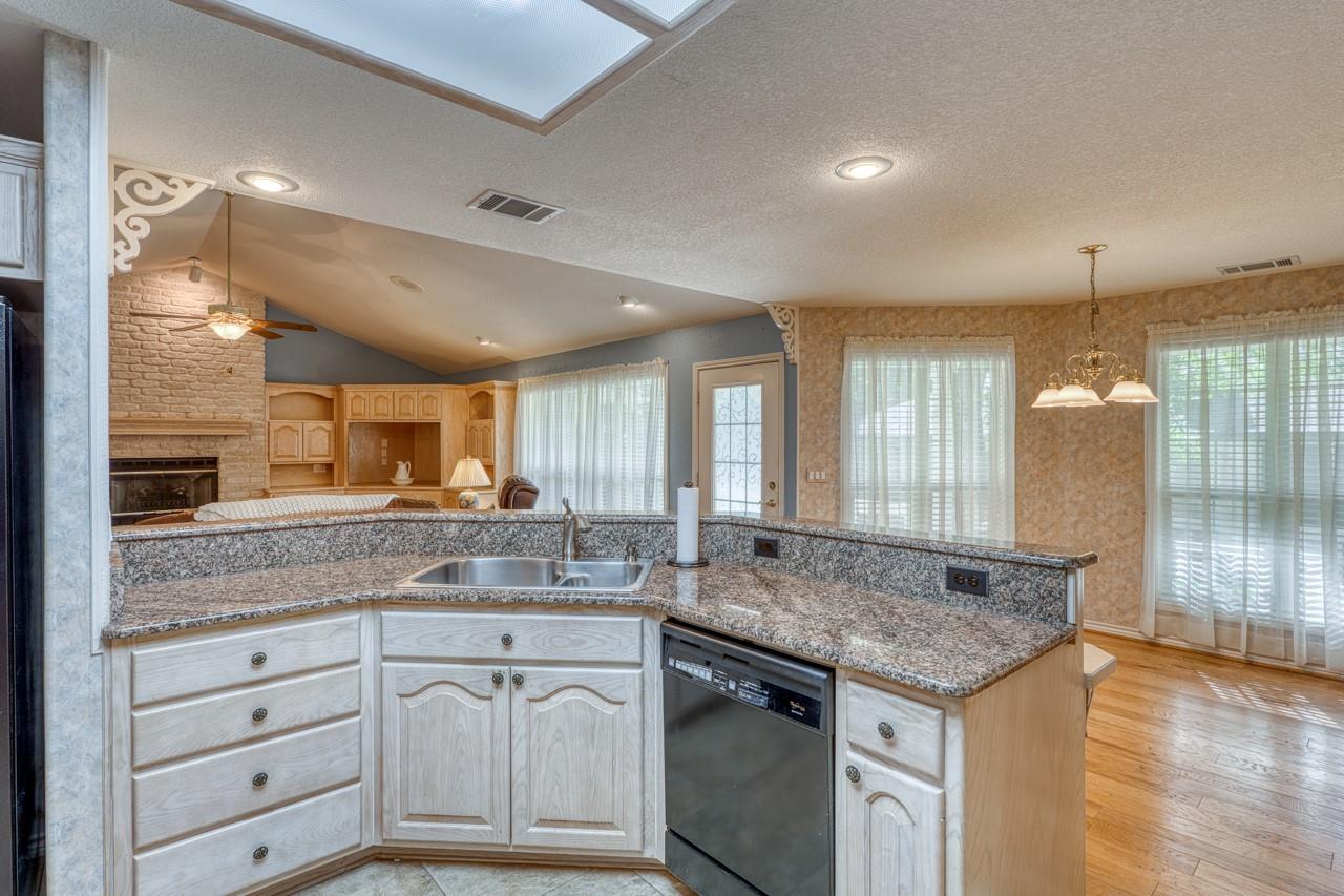 266 Quail, Meadowlakes, TX 78654