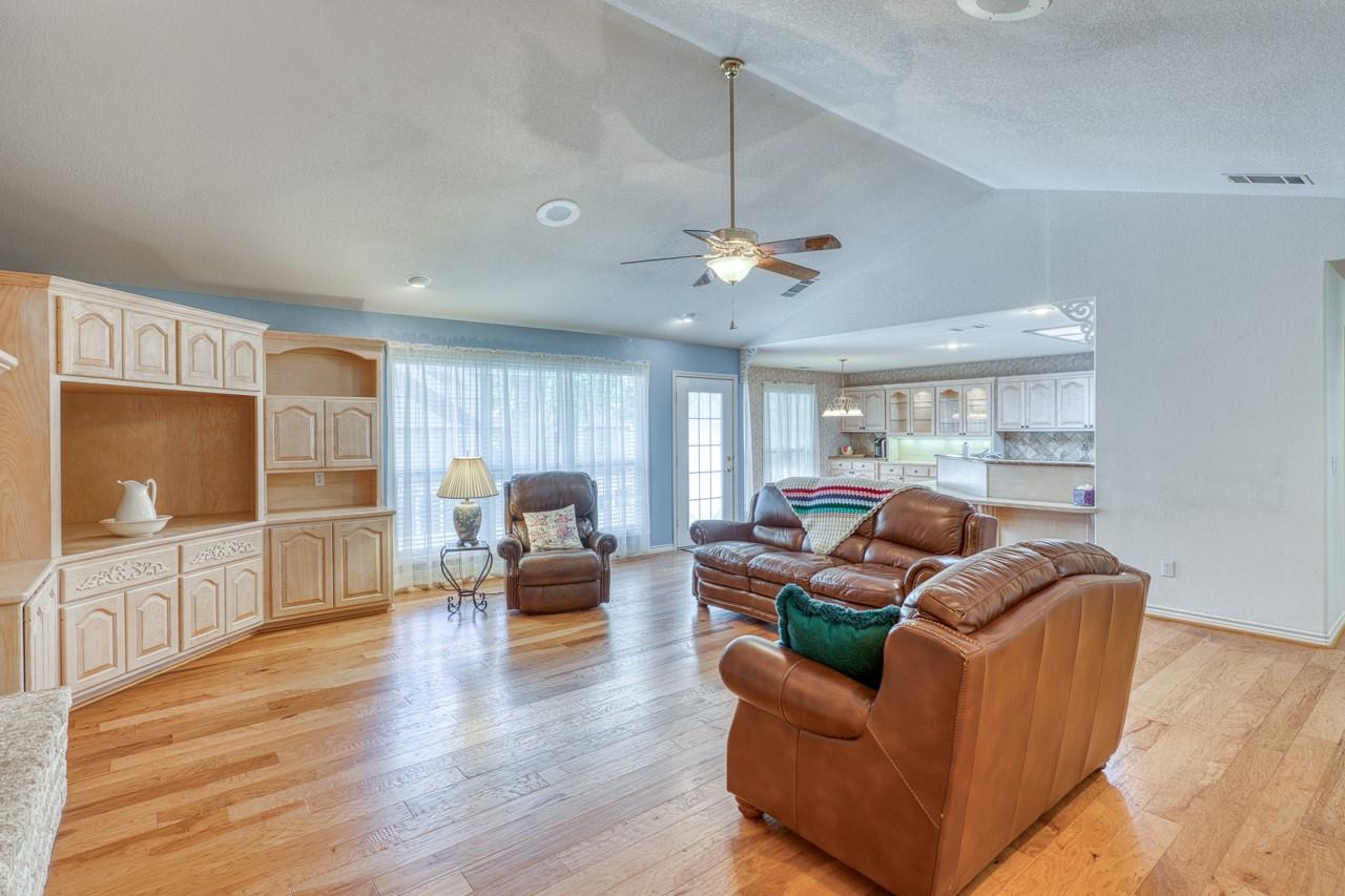 266 Quail, Meadowlakes, TX 78654