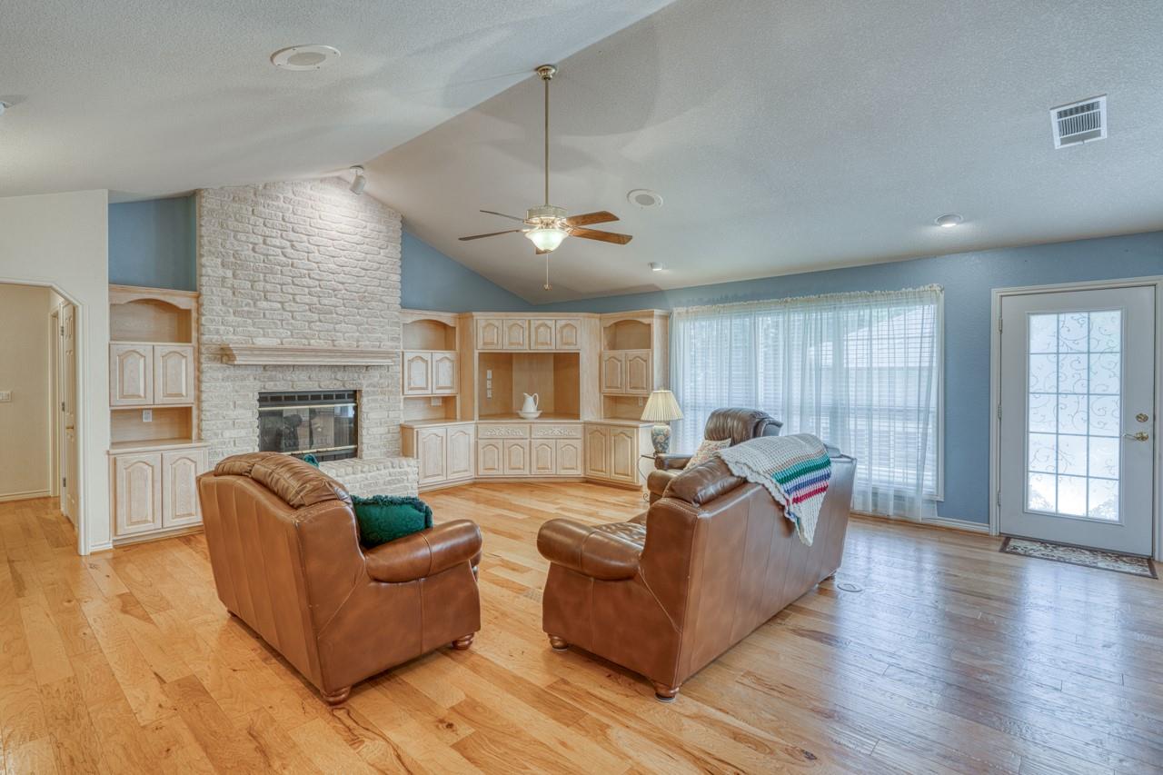 266 Quail, Meadowlakes, TX 78654