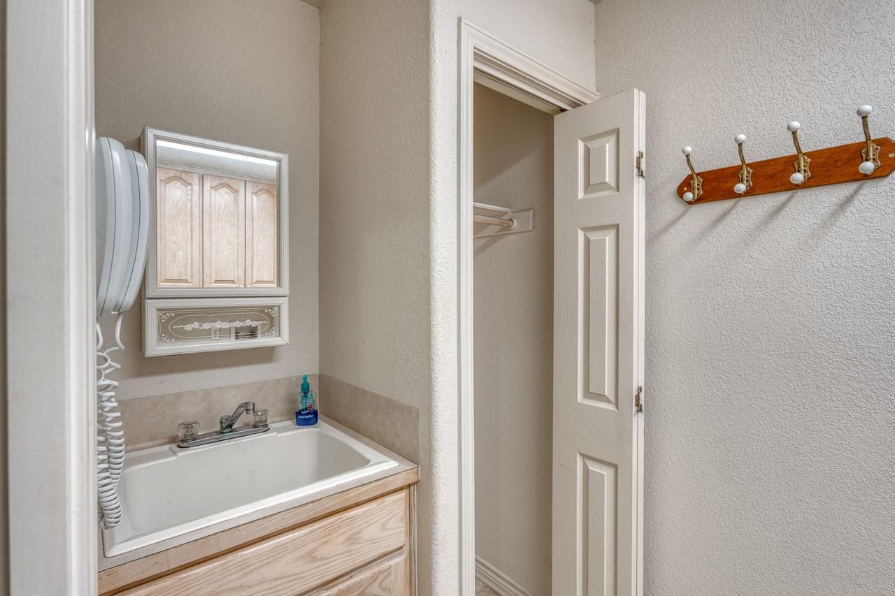 266 Quail, Meadowlakes, TX 78654