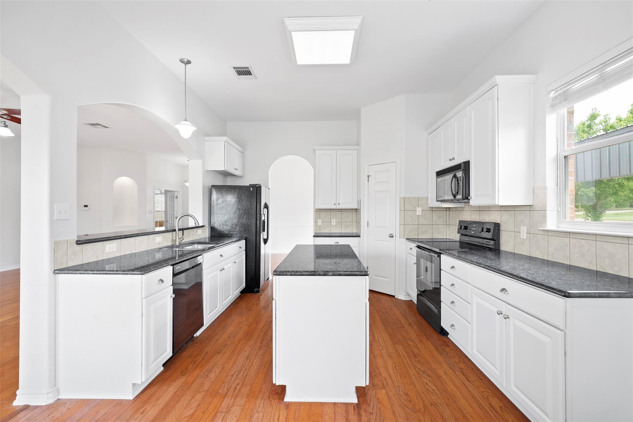 12312 Blackberry Rd, Salado, TX 76571