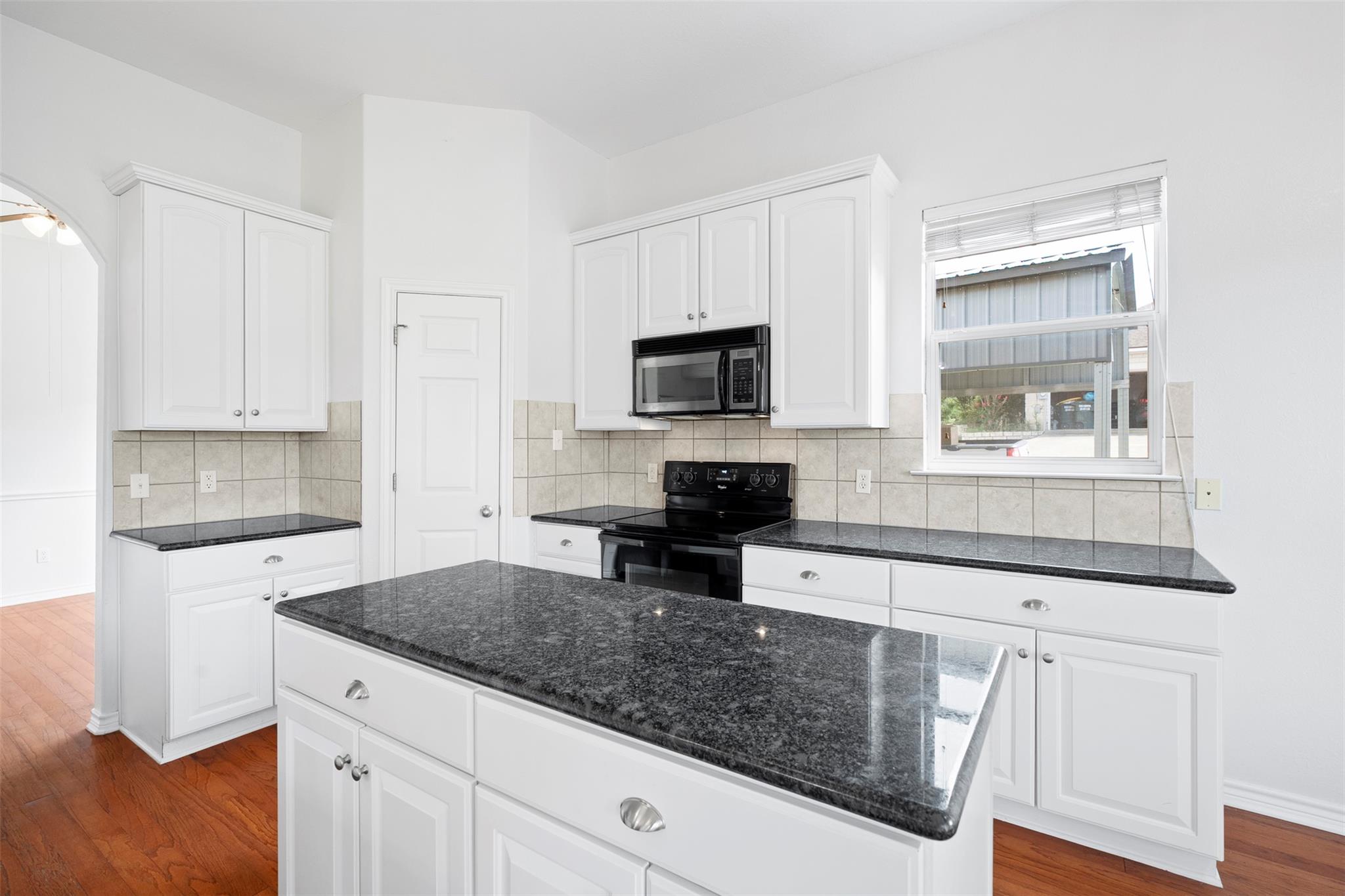 12312 Blackberry Rd, Salado, TX 76571