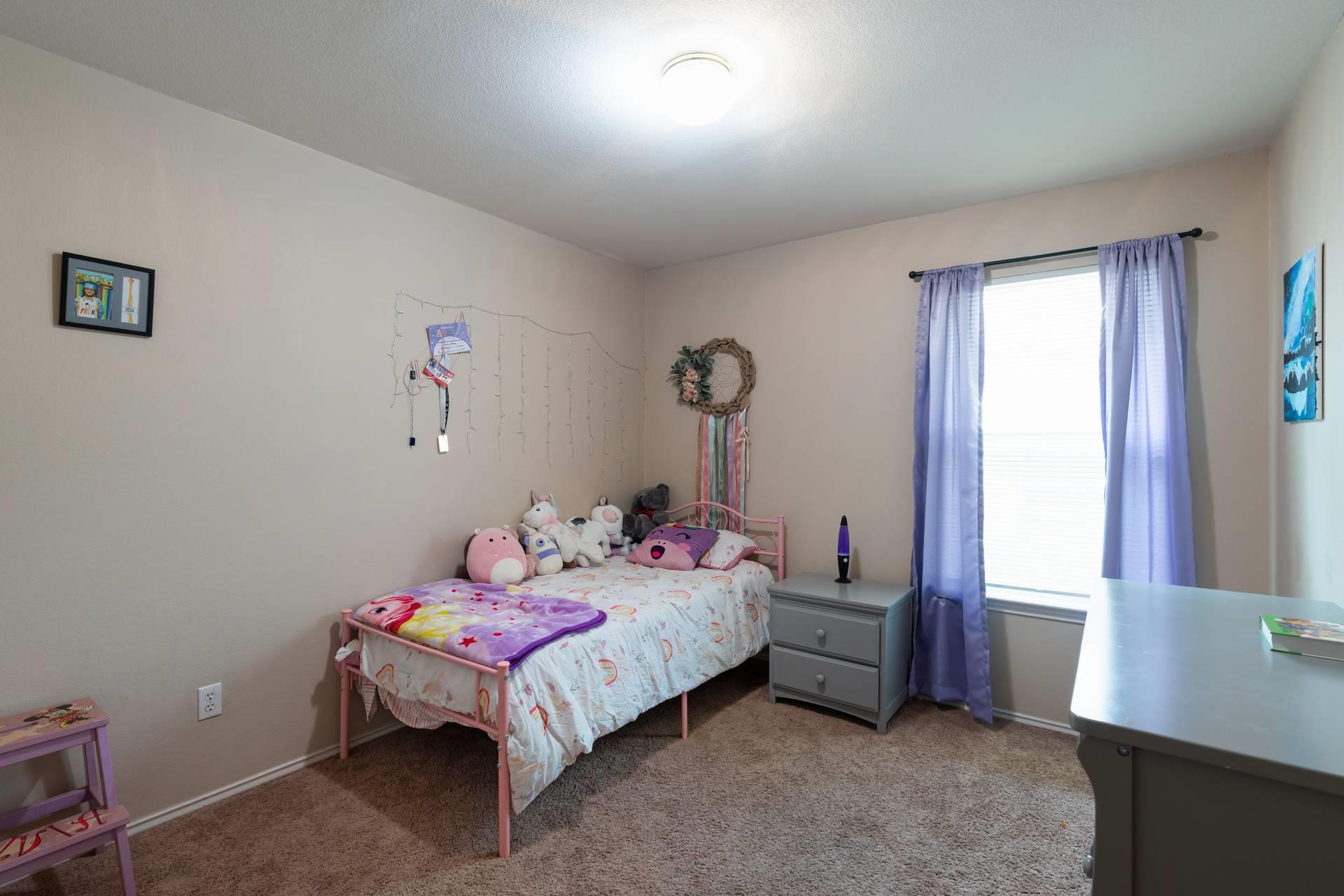 104 Whirling Eddy Cv, Hutto, TX 78634