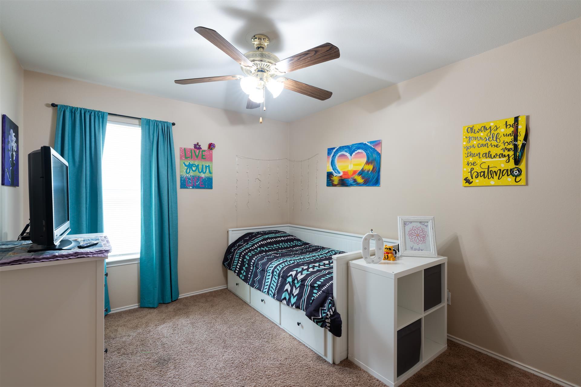 104 Whirling Eddy Cv, Hutto, TX 78634