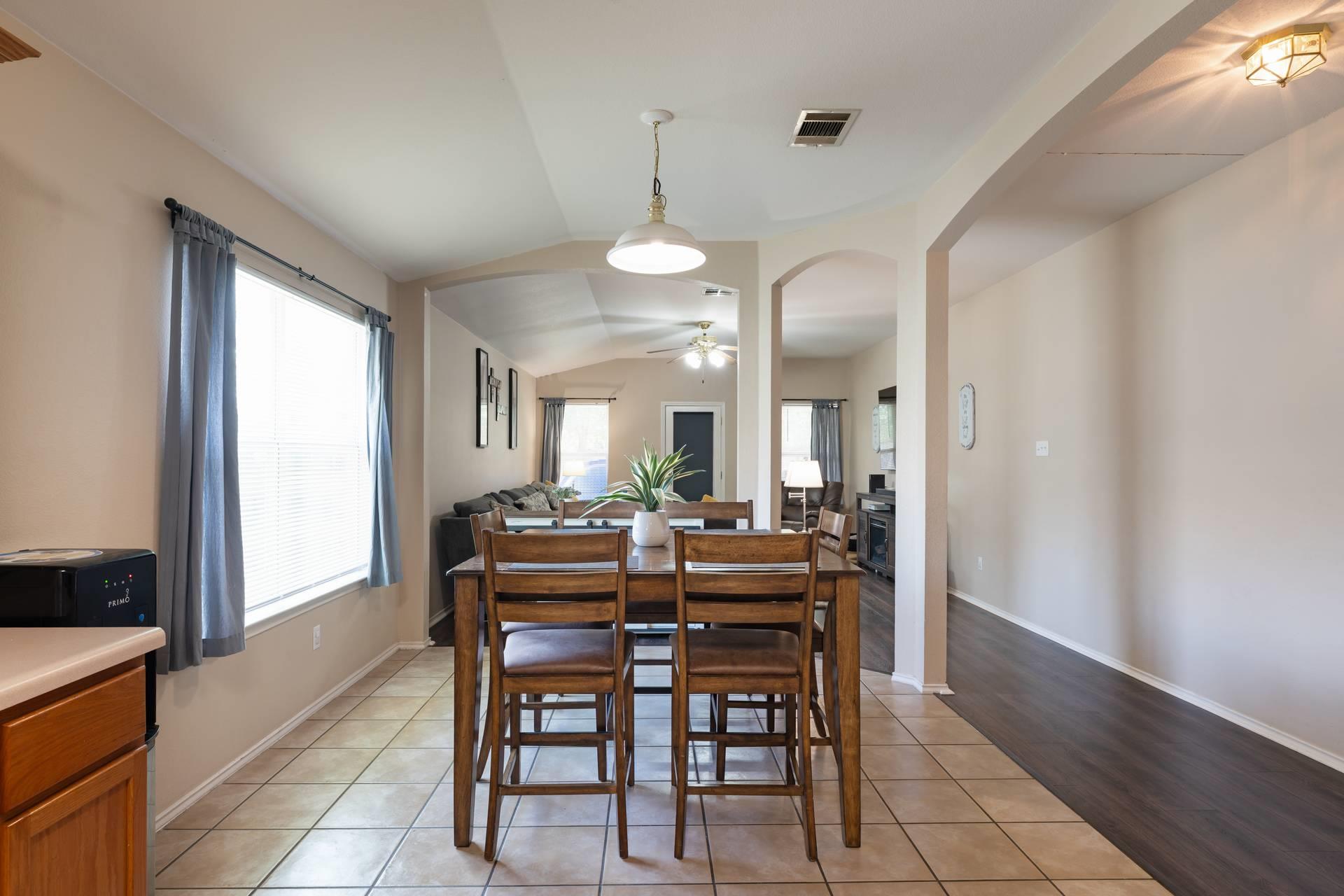 104 Whirling Eddy Cv, Hutto, TX 78634