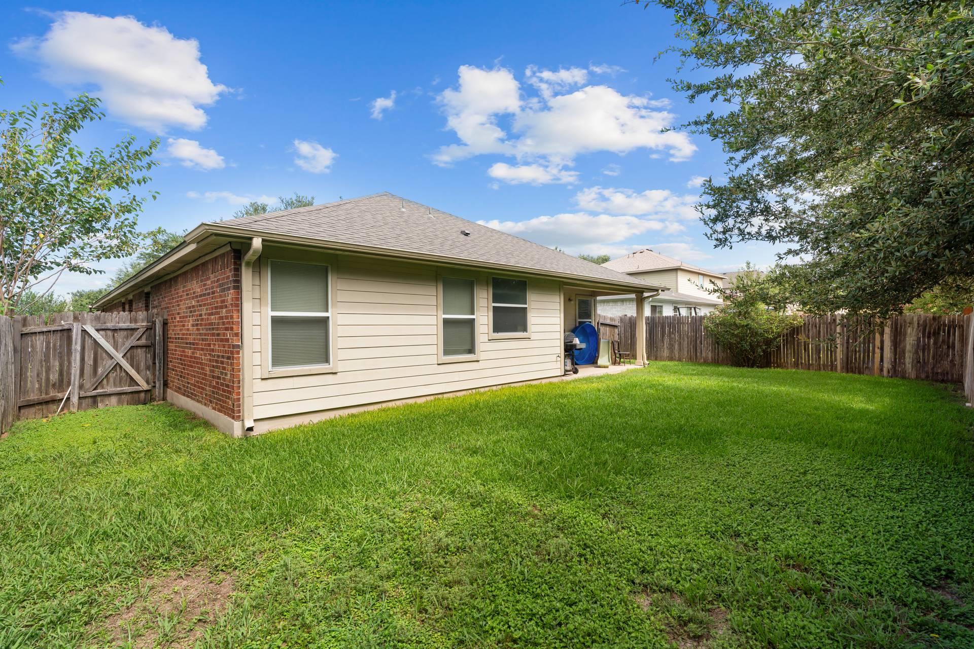 104 Whirling Eddy Cv, Hutto, TX 78634
