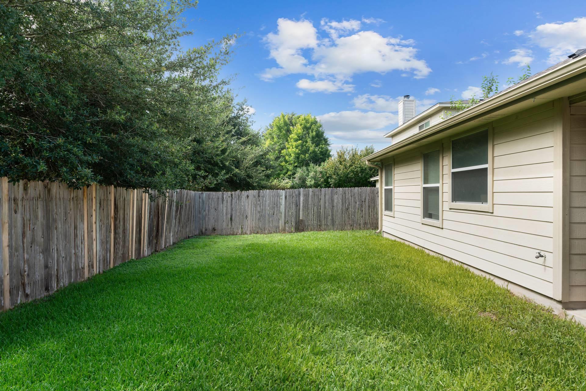 104 Whirling Eddy Cv, Hutto, TX 78634