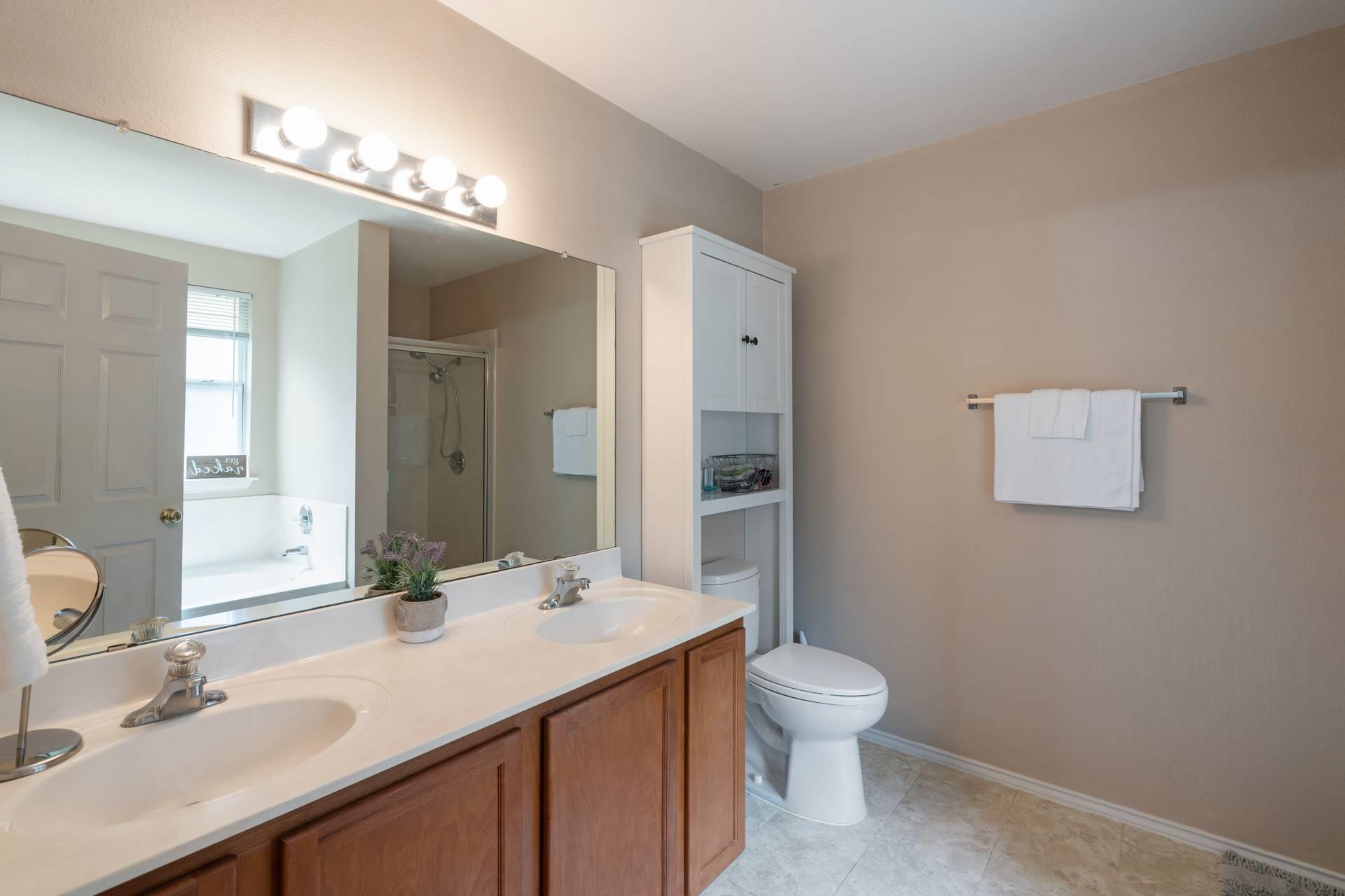 104 Whirling Eddy Cv, Hutto, TX 78634