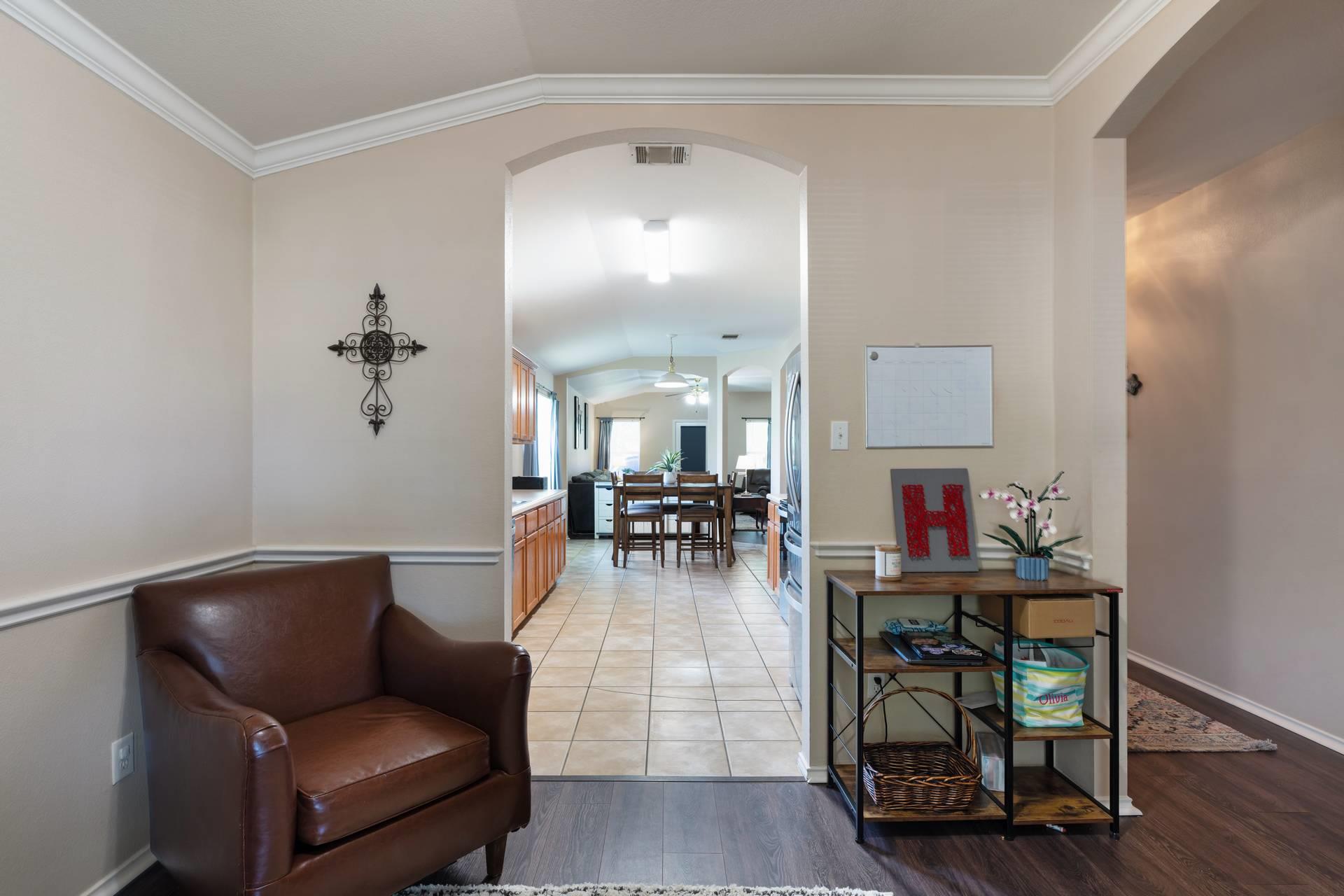 104 Whirling Eddy Cv, Hutto, TX 78634