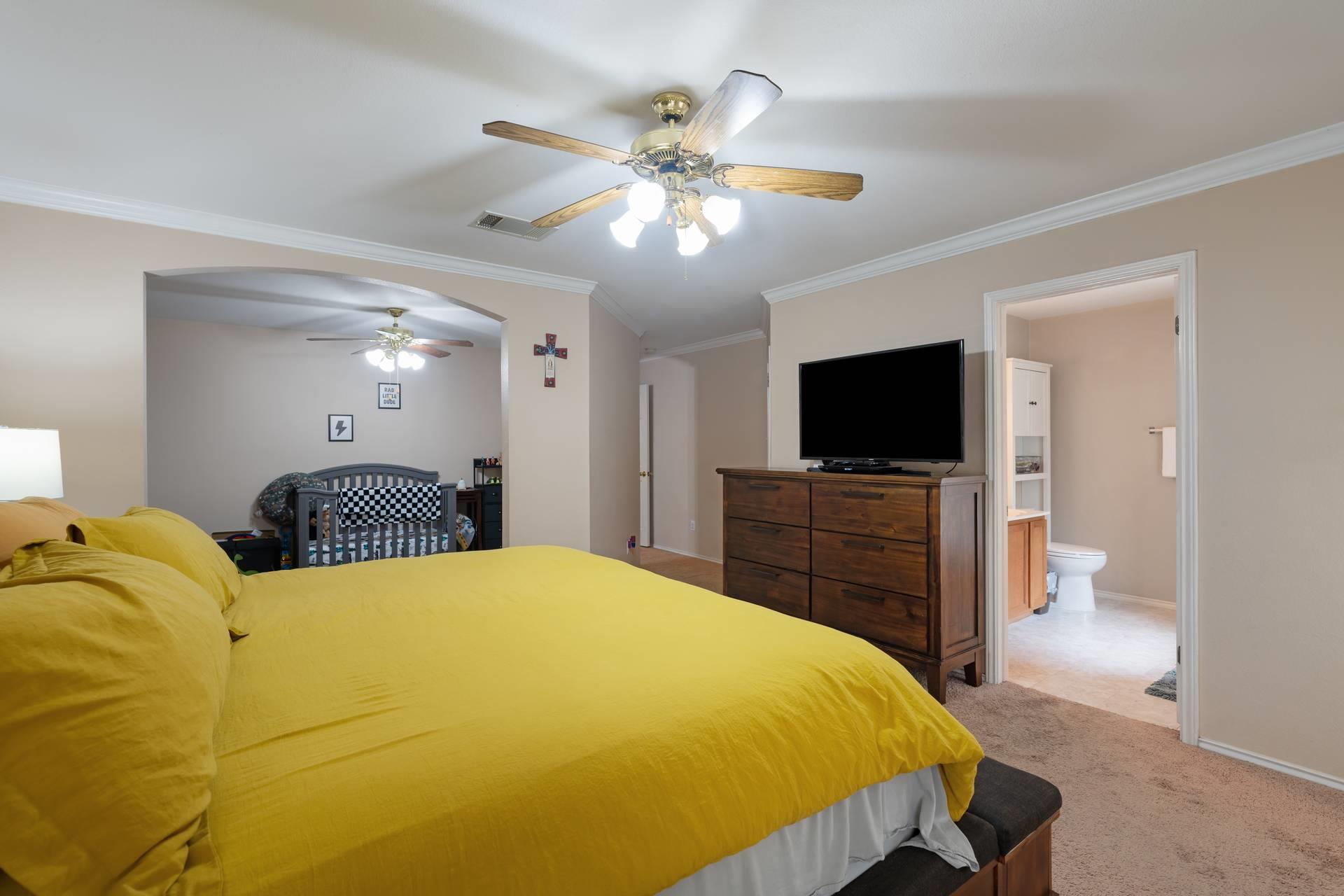 104 Whirling Eddy Cv, Hutto, TX 78634