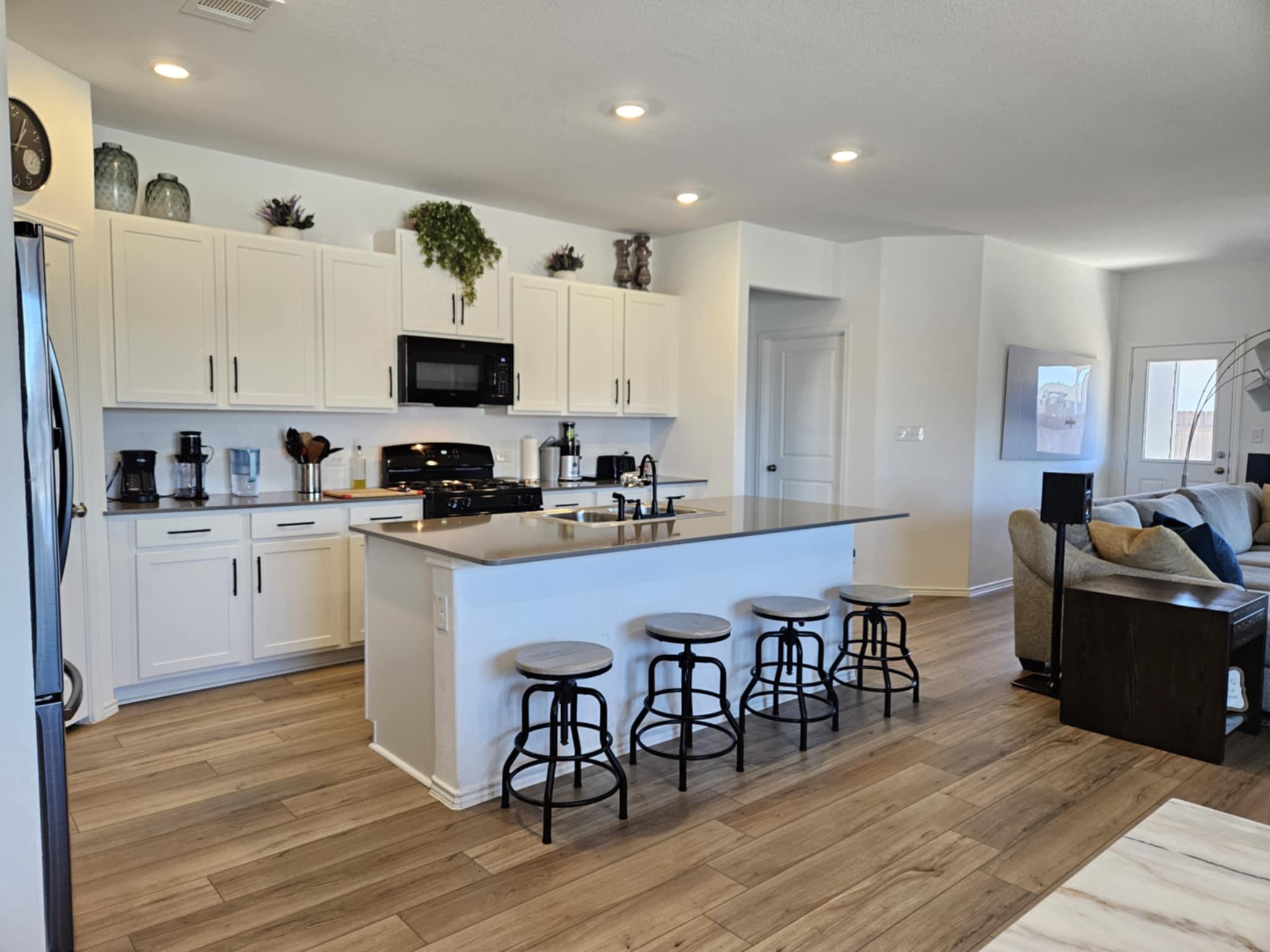 304 Sonterra Dr, San Marcos, TX 78666