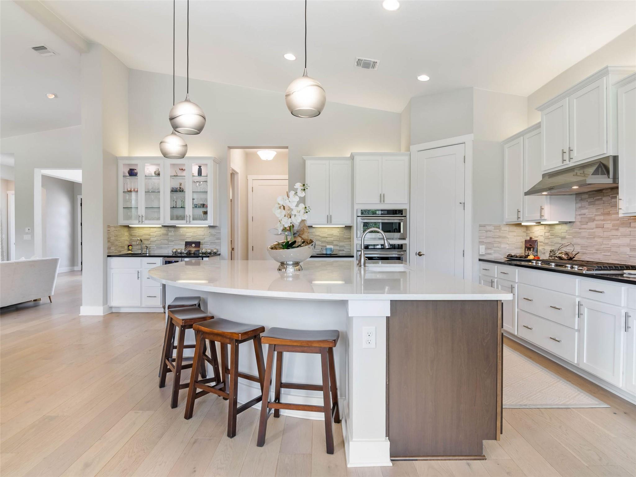 117 Balancing Laurel Dr, San Marcos, TX 78666