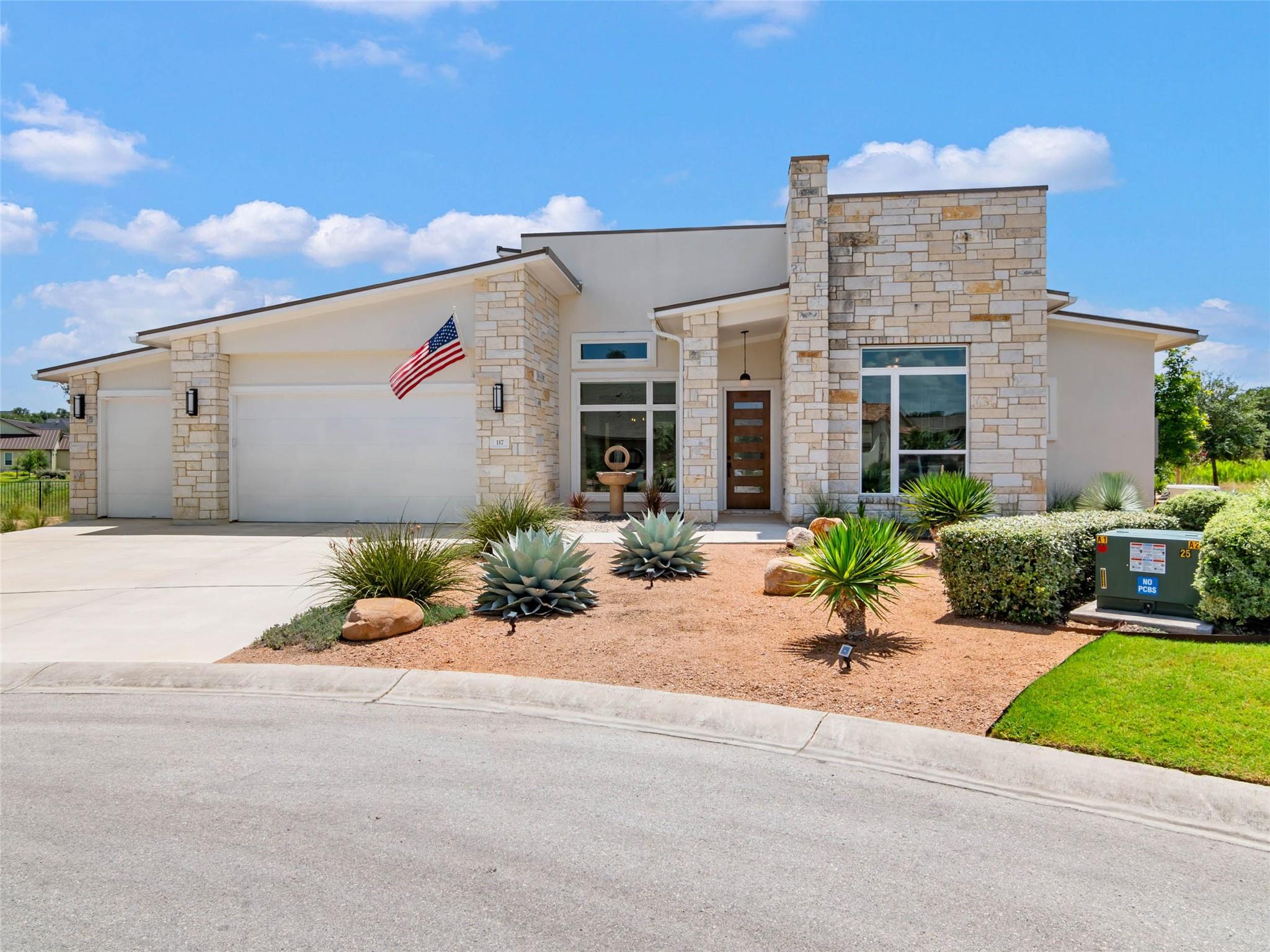 117 Balancing Laurel Dr, San Marcos, TX 78666