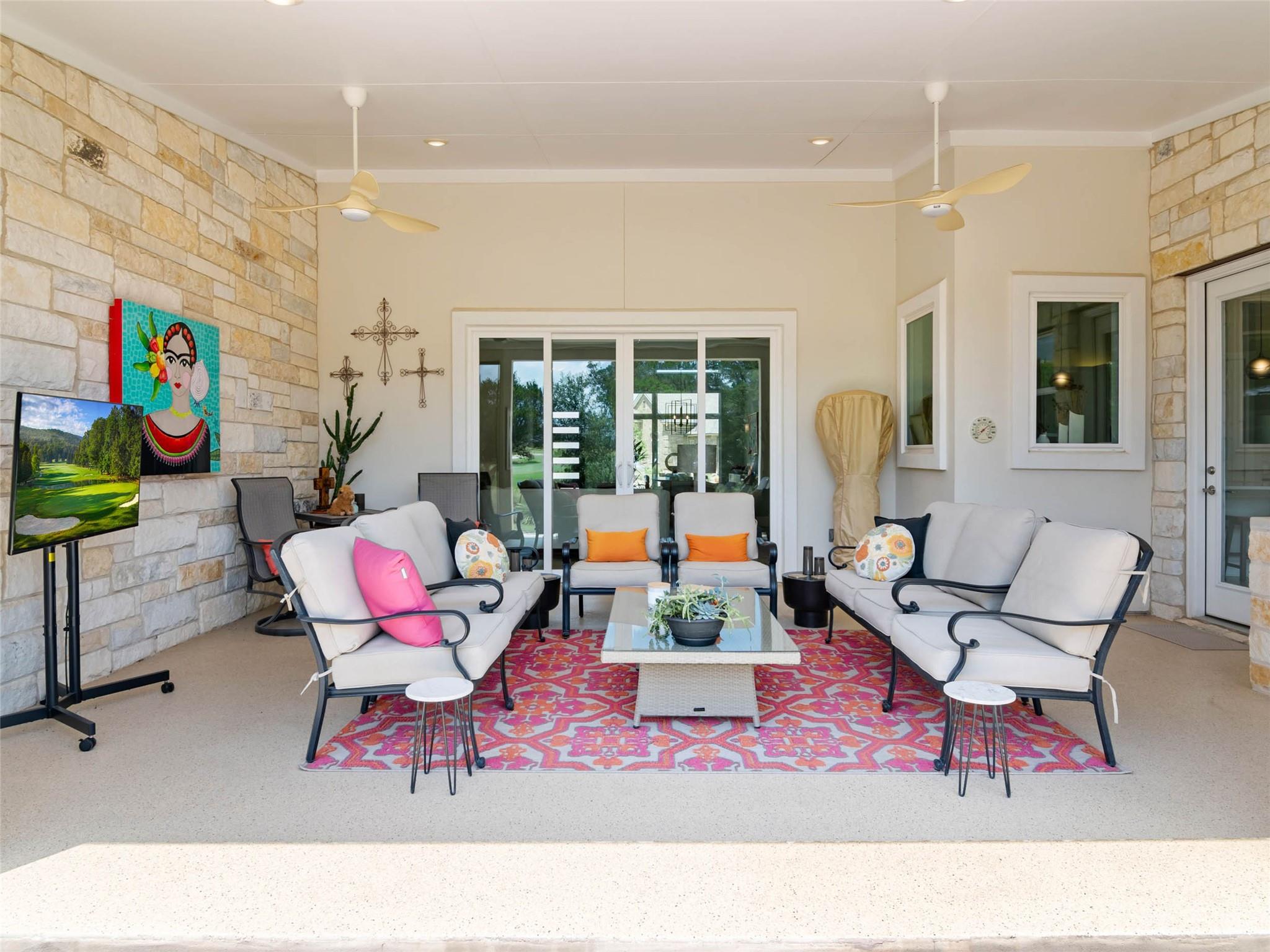 117 Balancing Laurel Dr, San Marcos, TX 78666