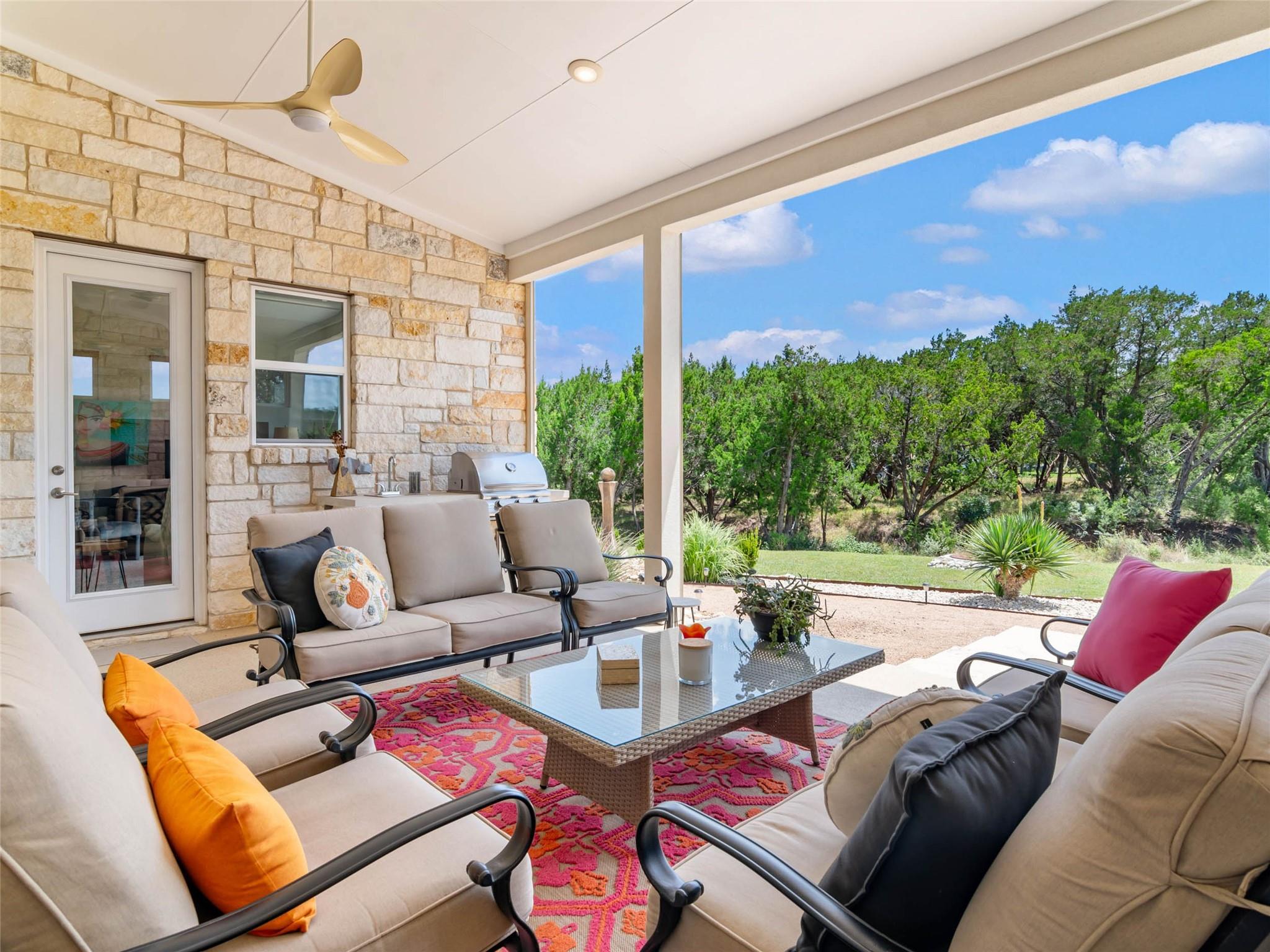 117 Balancing Laurel Dr, San Marcos, TX 78666