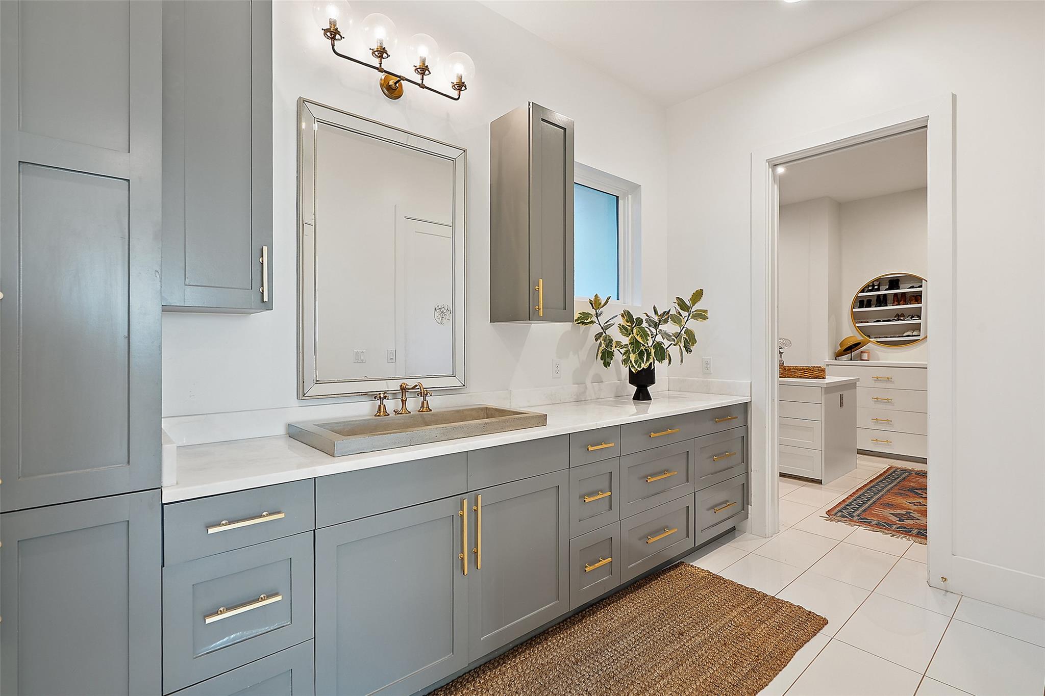 4300 Derrick Cv, Spicewood, TX 78669