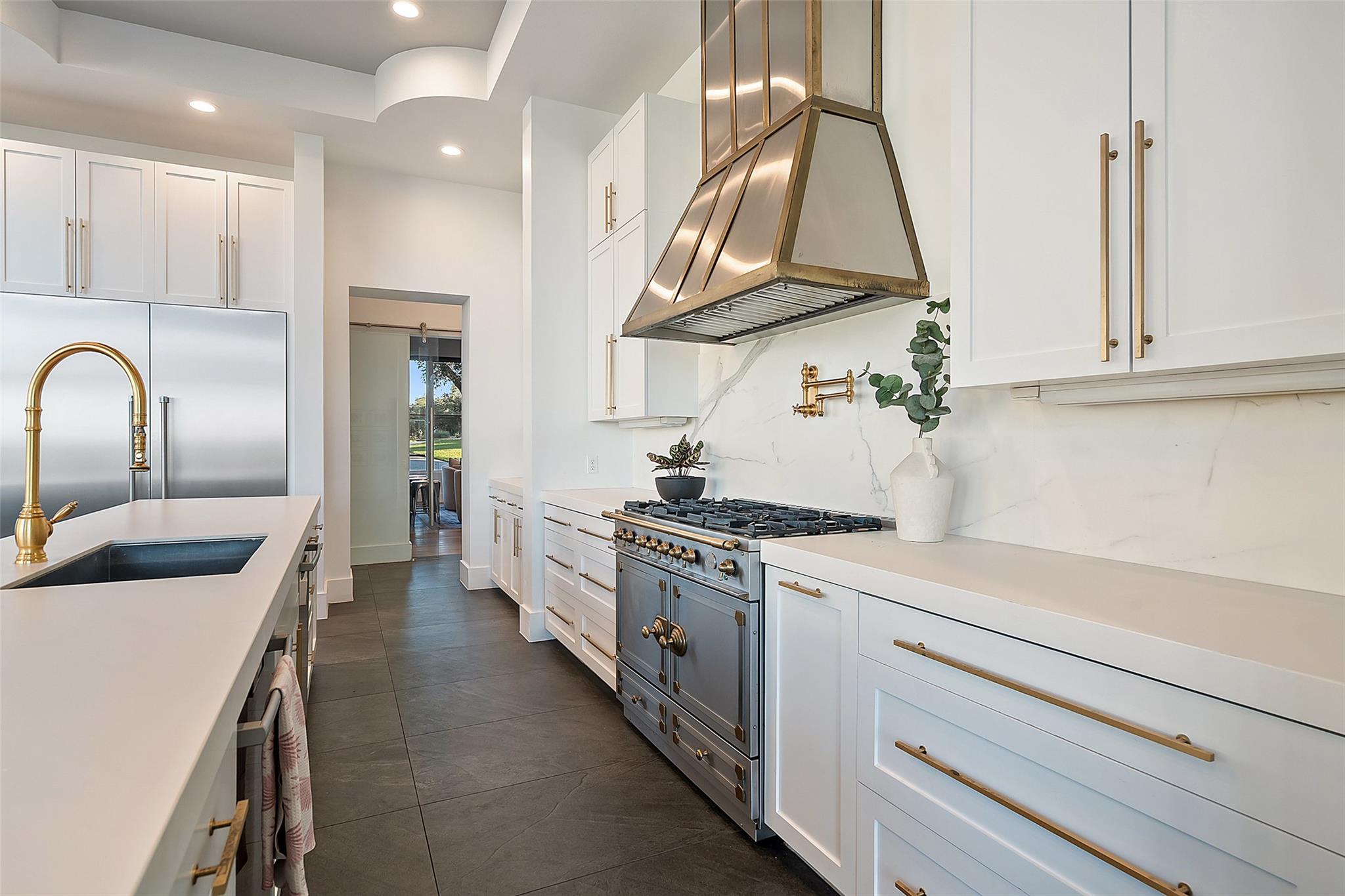 4300 Derrick Cv, Spicewood, TX 78669