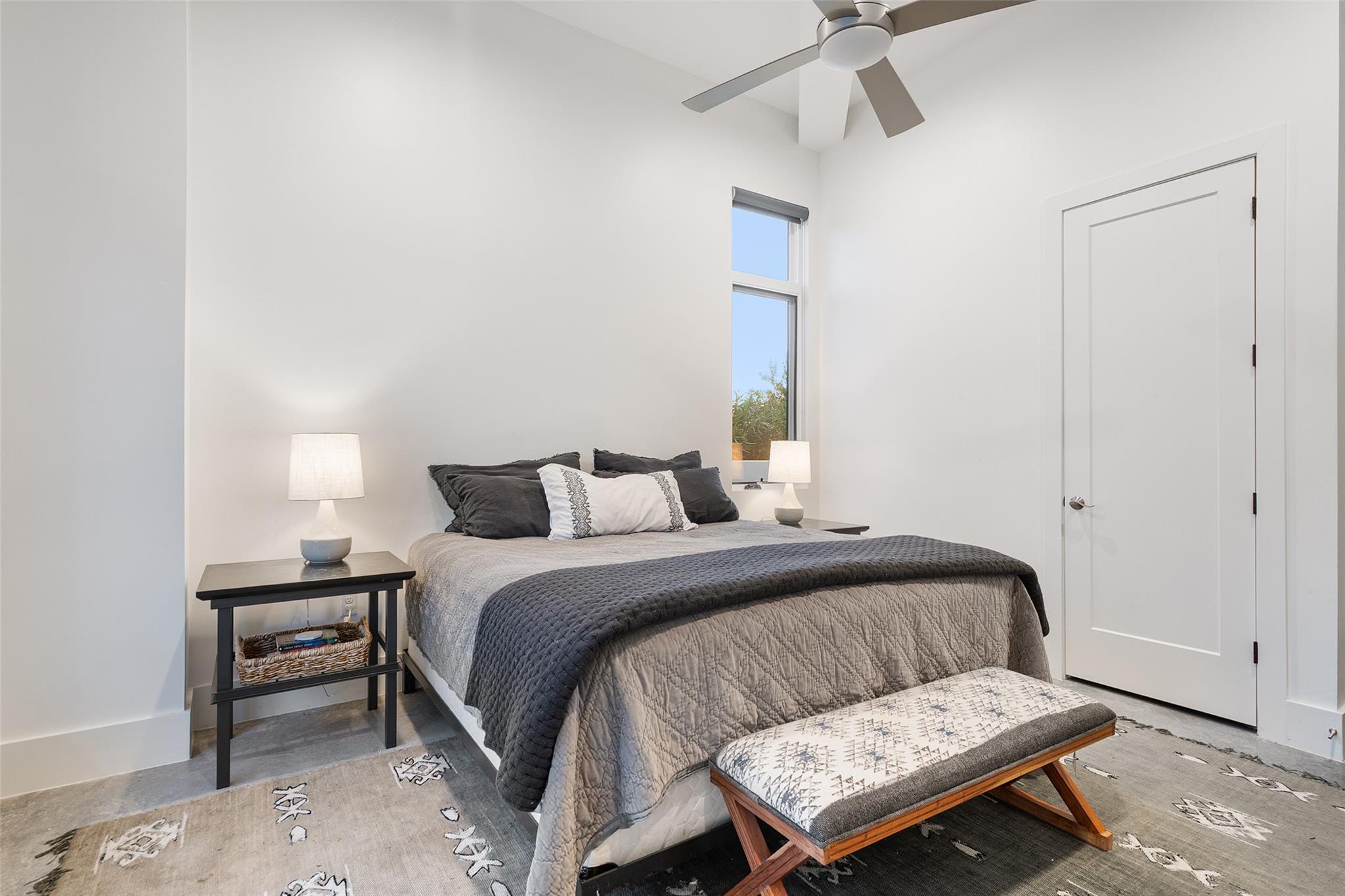 4300 Derrick Cv, Spicewood, TX 78669