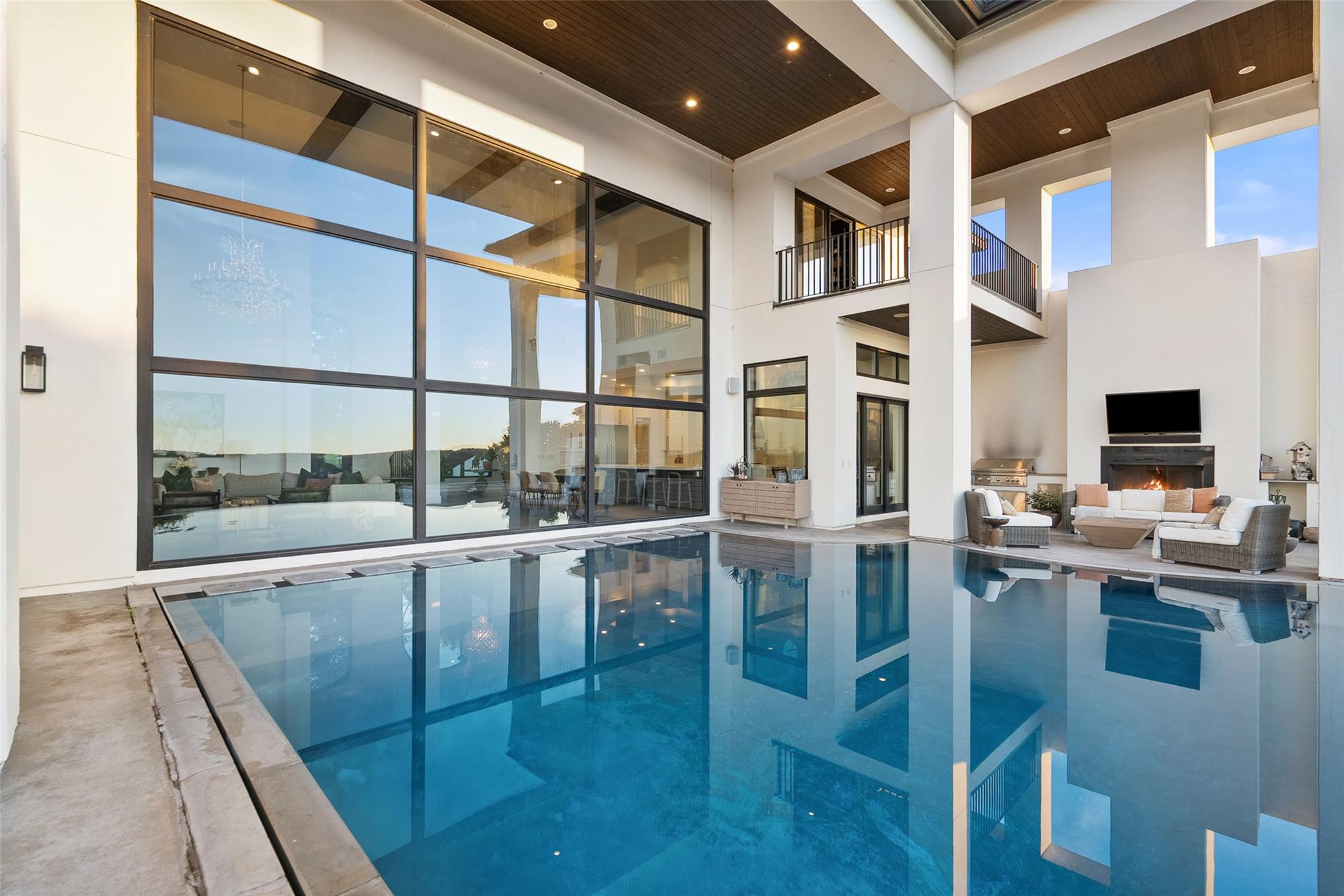 4300 Derrick Cv, Spicewood, TX 78669