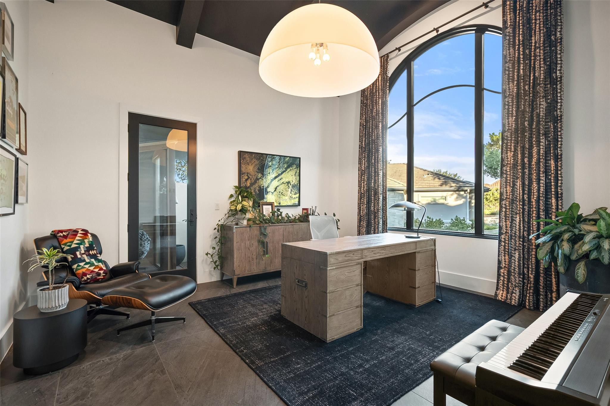 4300 Derrick Cv, Spicewood, TX 78669