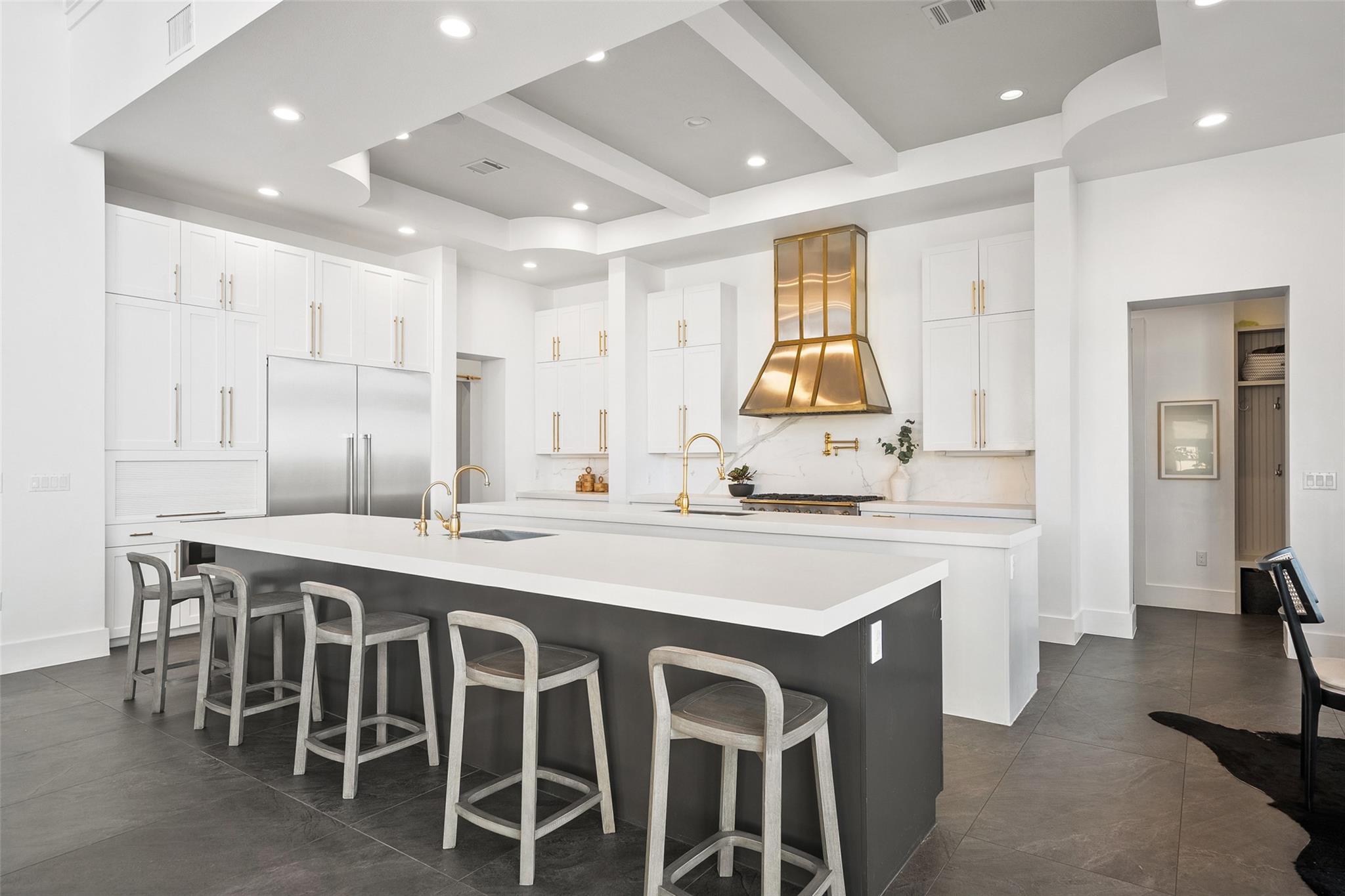 4300 Derrick Cv, Spicewood, TX 78669