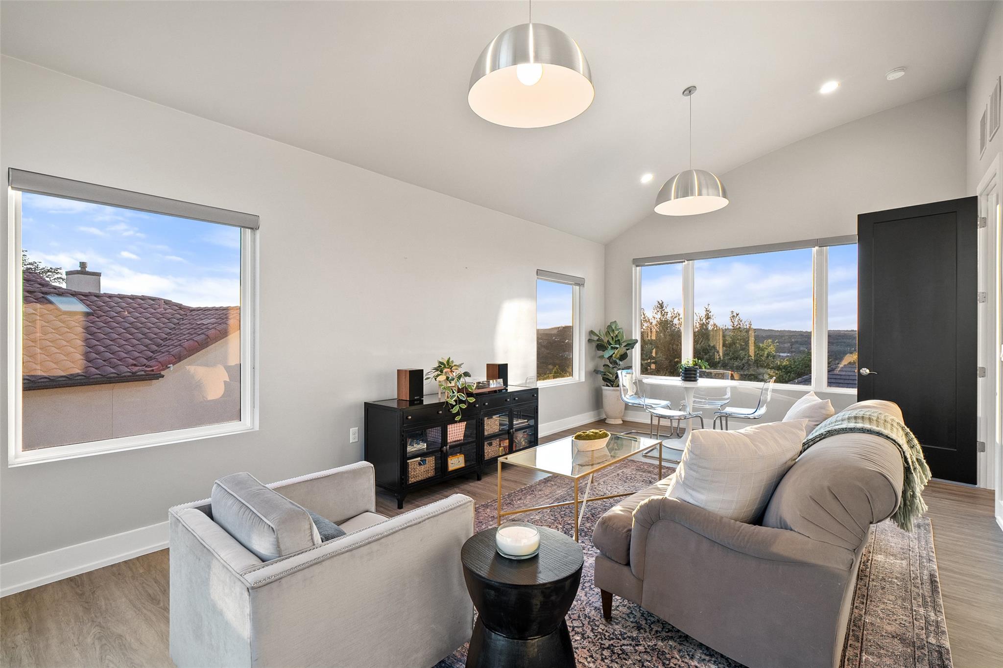 4300 Derrick Cv, Spicewood, TX 78669