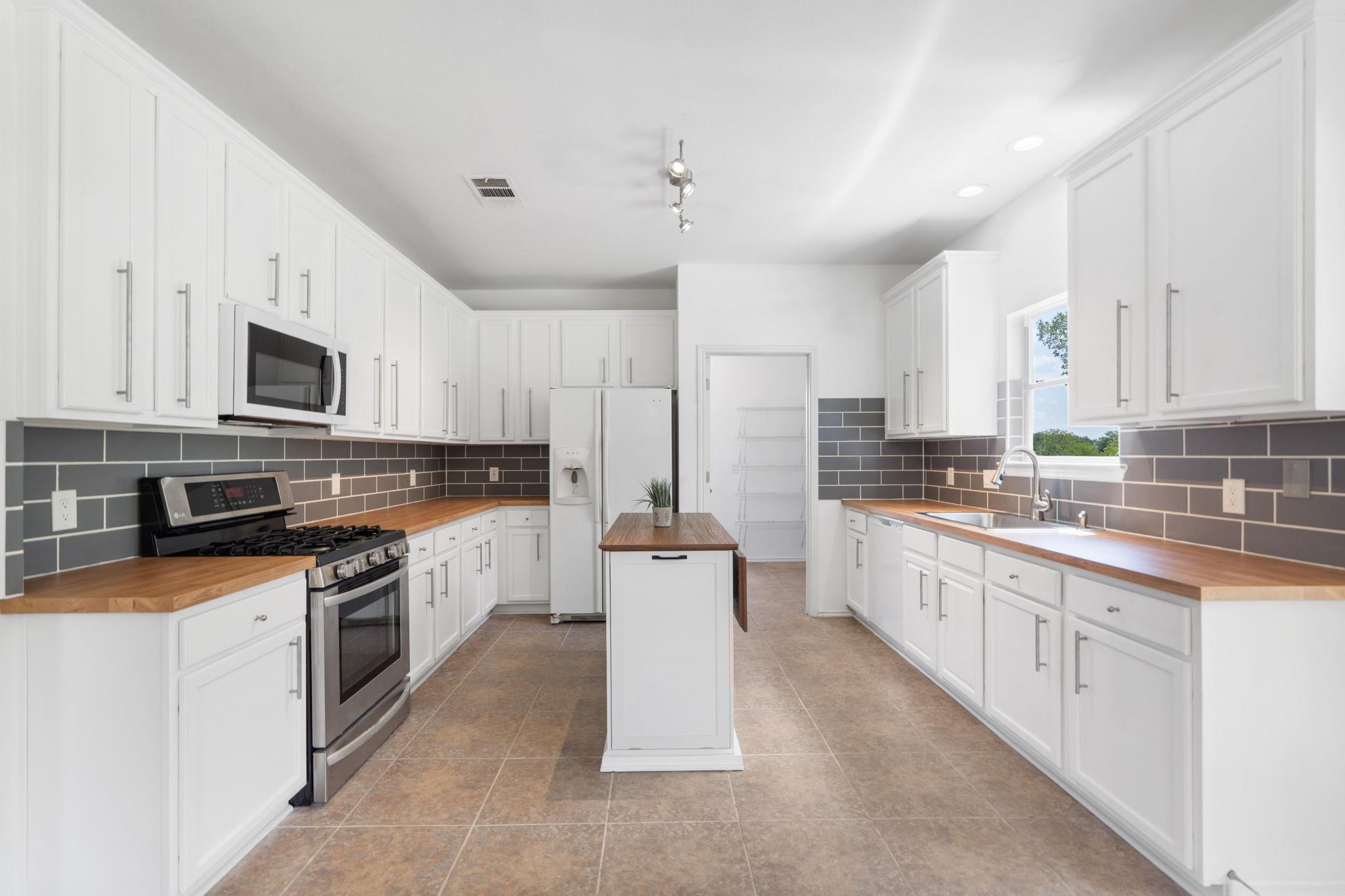 1131 Stone Forest Trl, Round Rock, TX 78681