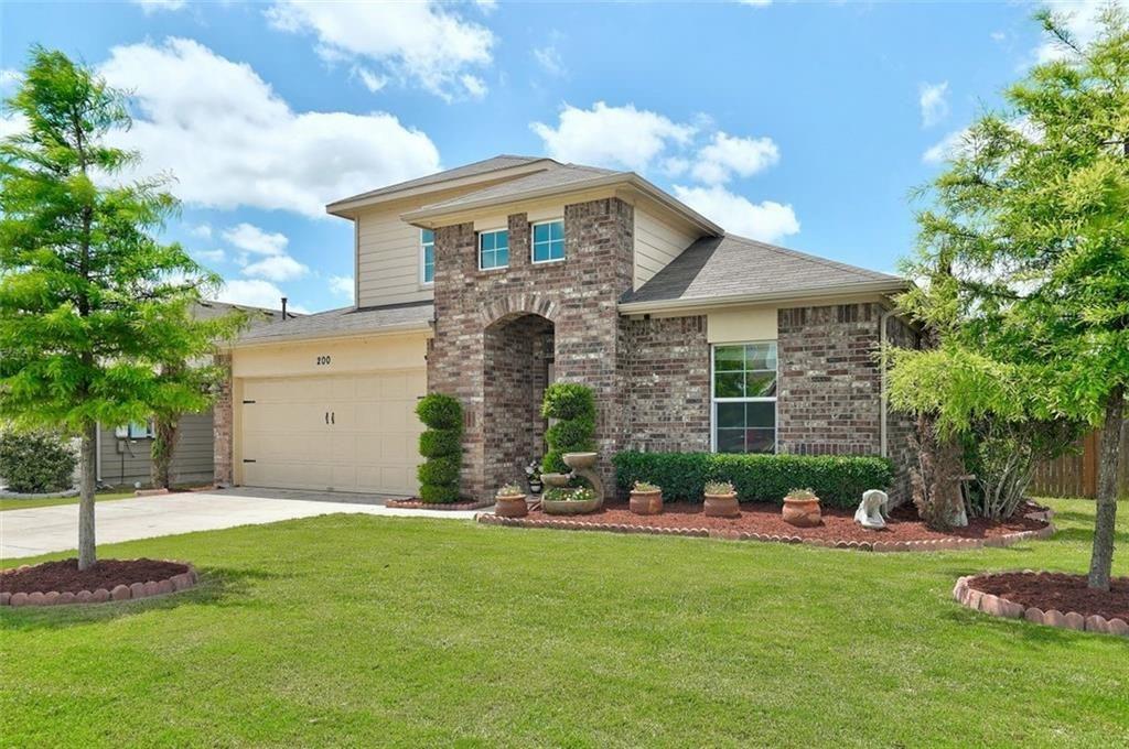 200 Camellia Dr, Hutto, TX 78634
