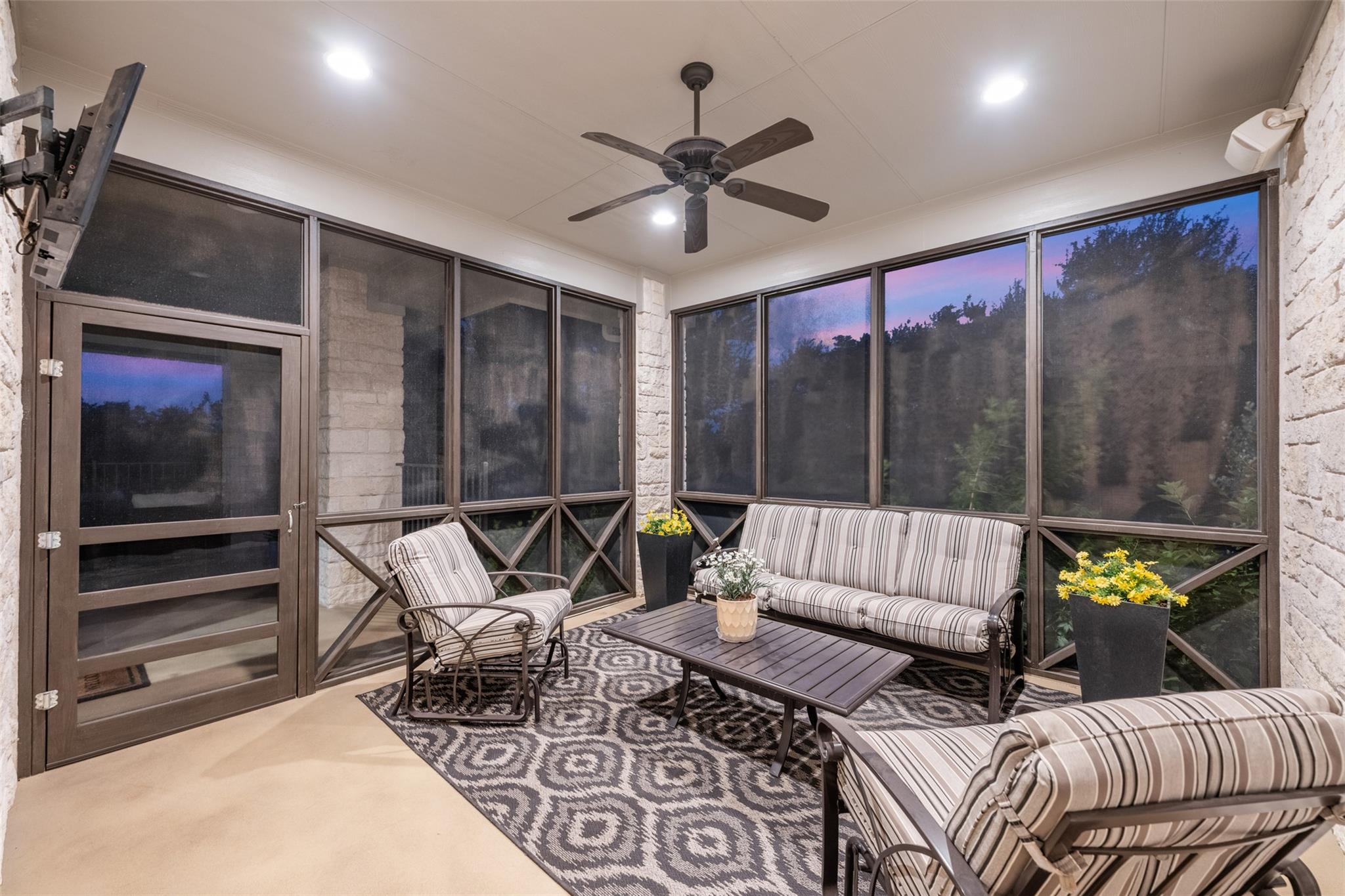 18601 Madrone Vista Dr, Austin, TX 78738