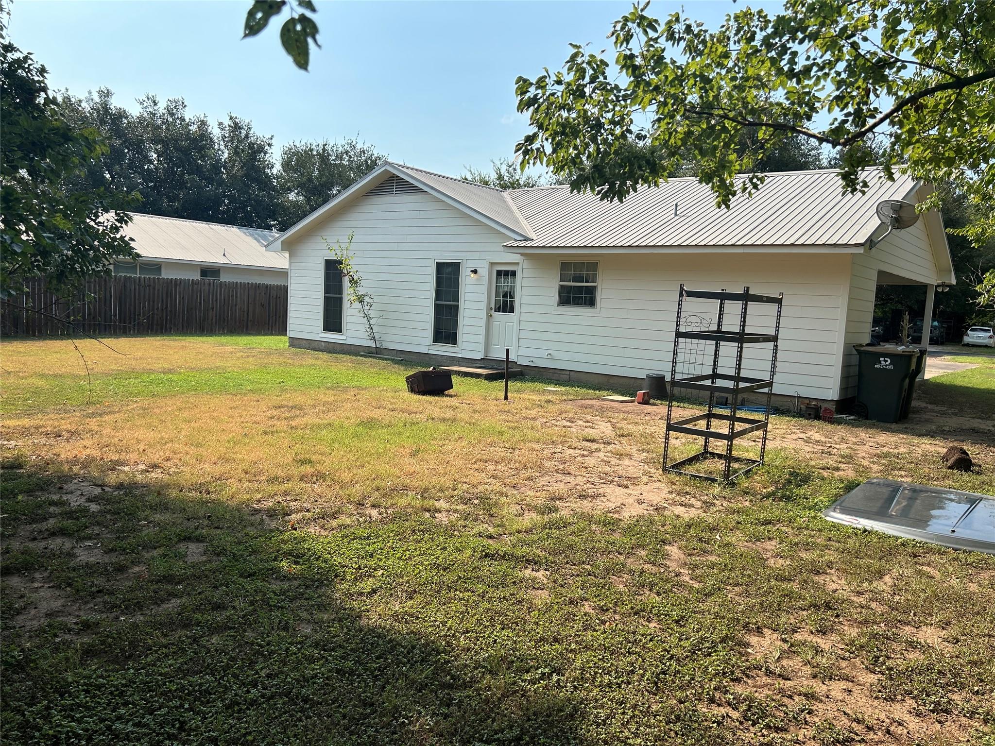 203 Maynard St, Bastrop, TX 78602