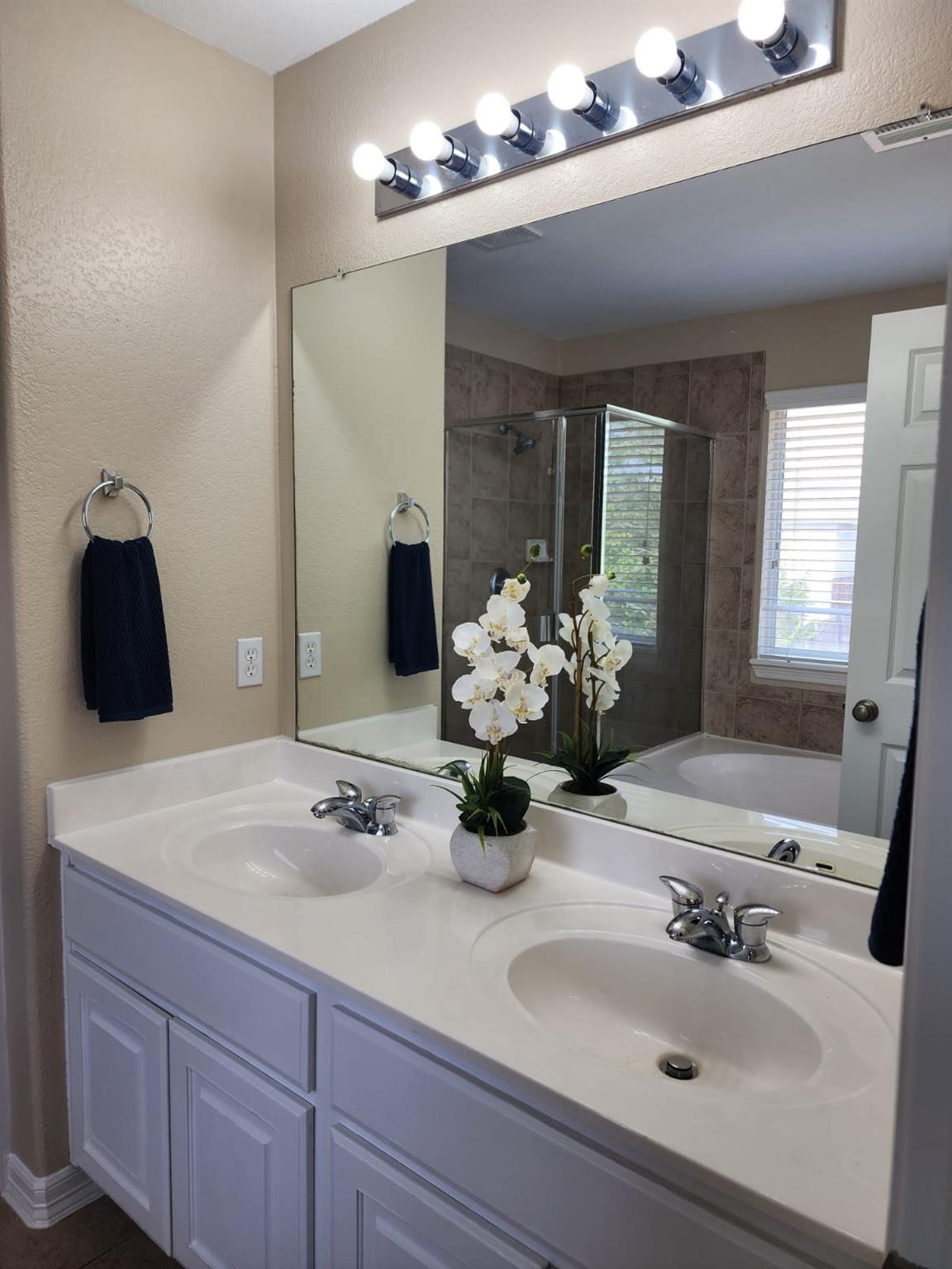 13613 Glenmark Dr, Manor, TX 78653