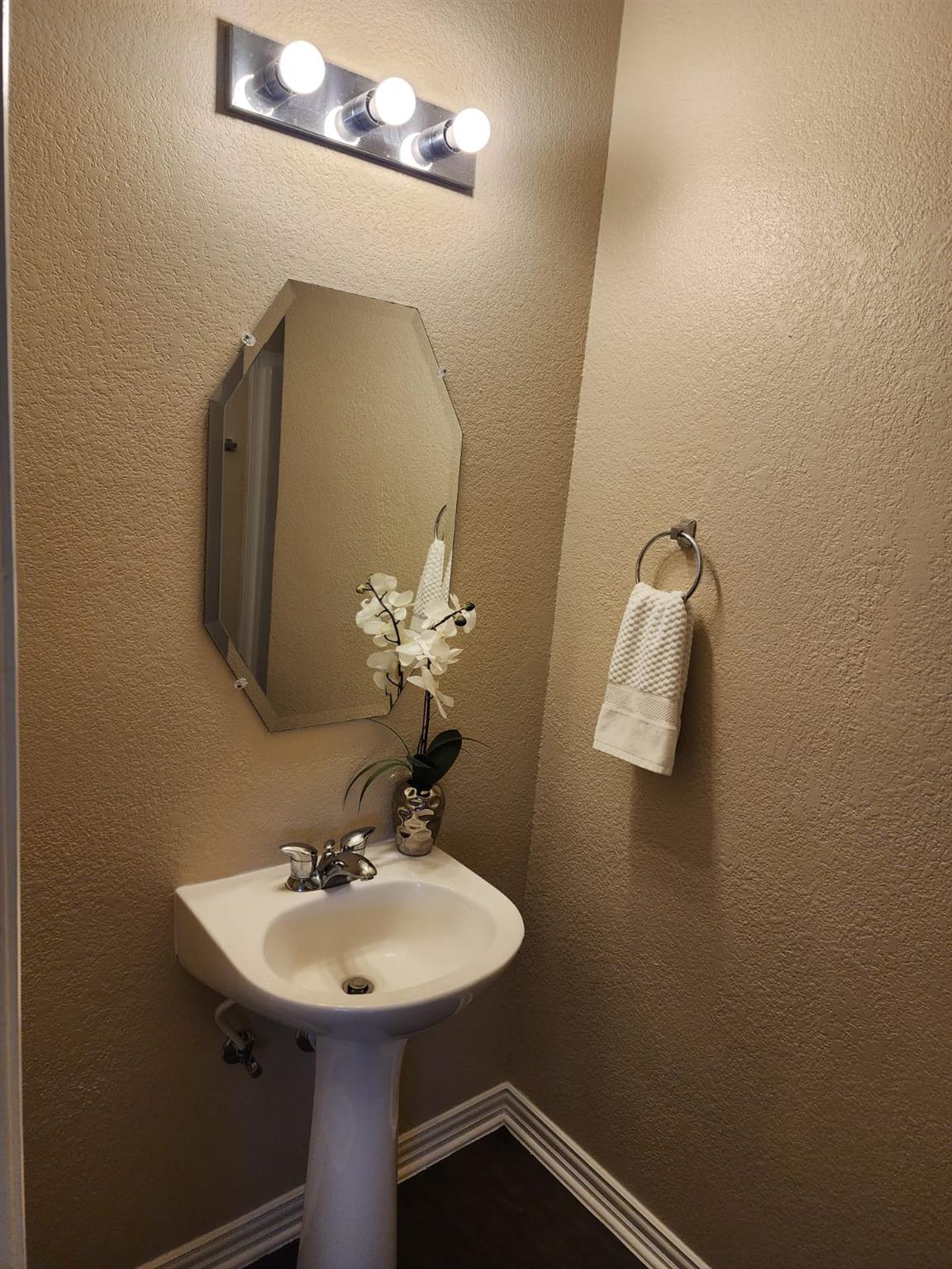 13613 Glenmark Dr, Manor, TX 78653