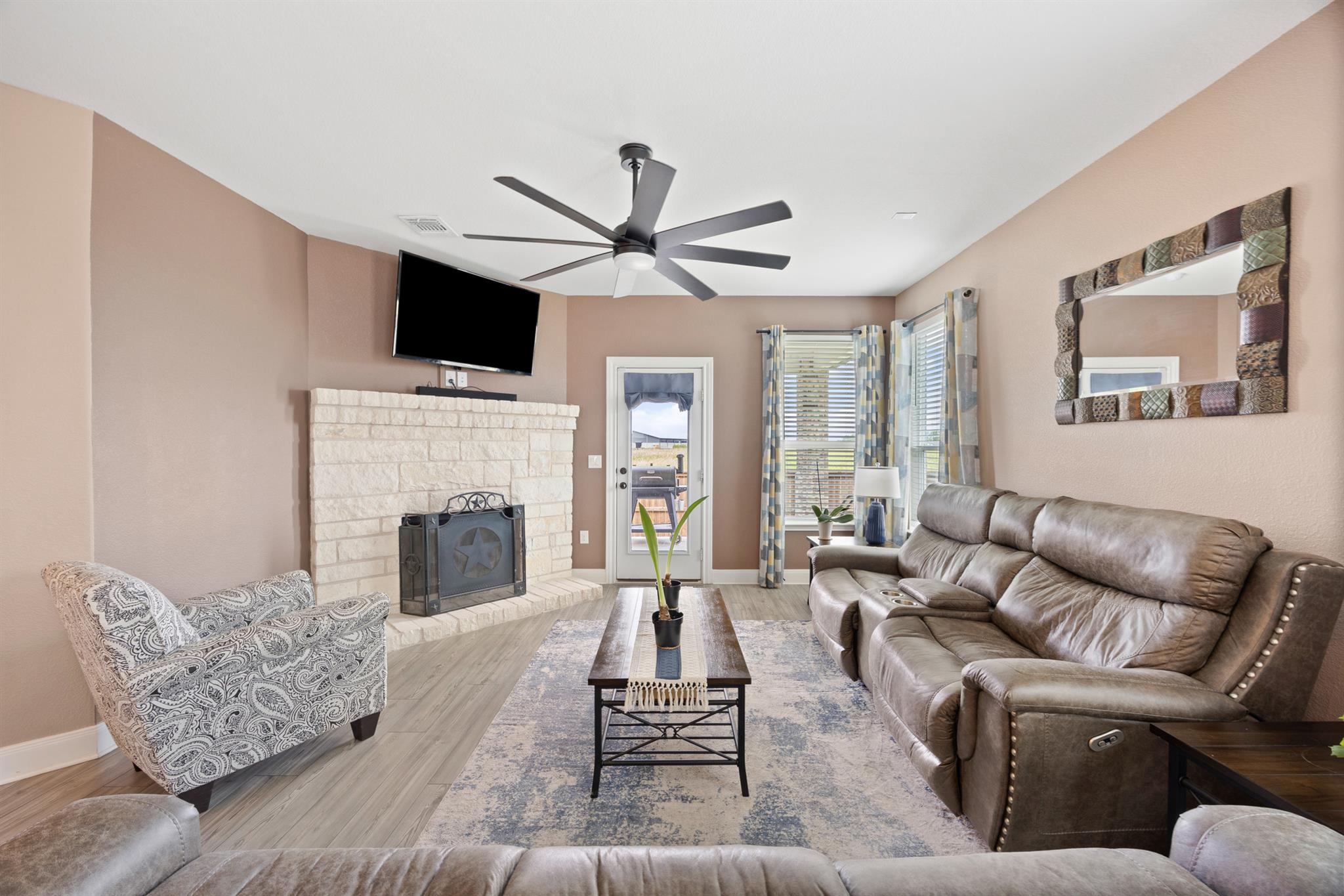 203 Teller Dr, Lockhart, TX 78644