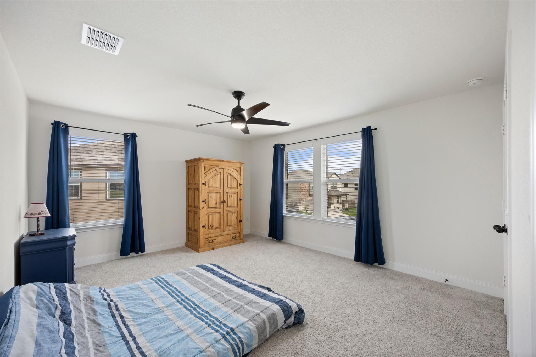 203 Teller Dr, Lockhart, TX 78644