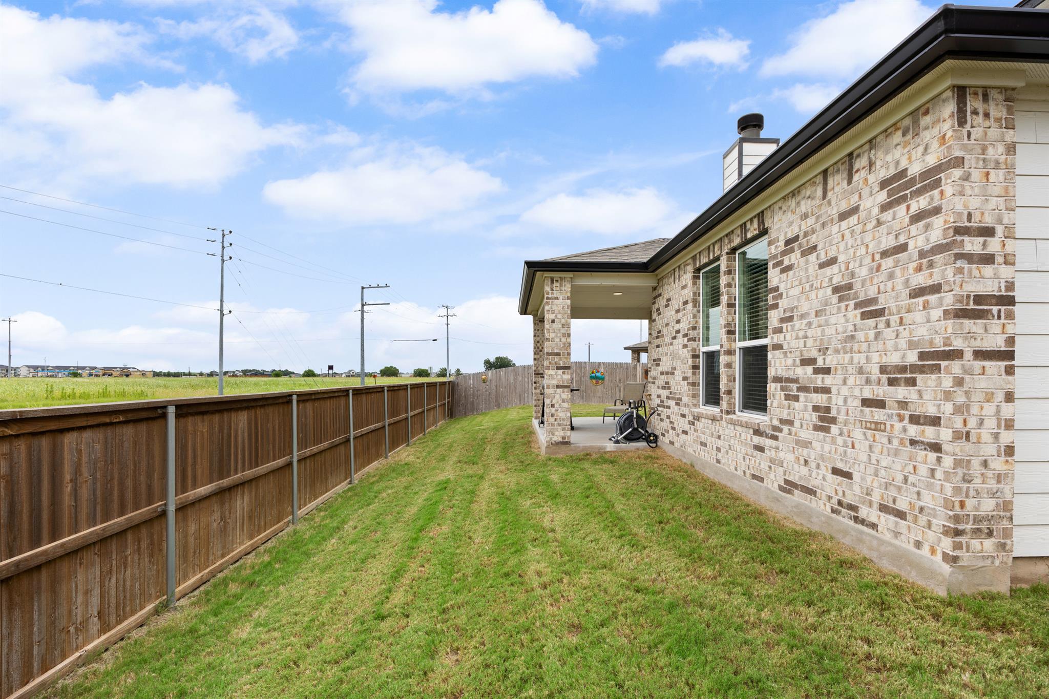 203 Teller Dr, Lockhart, TX 78644
