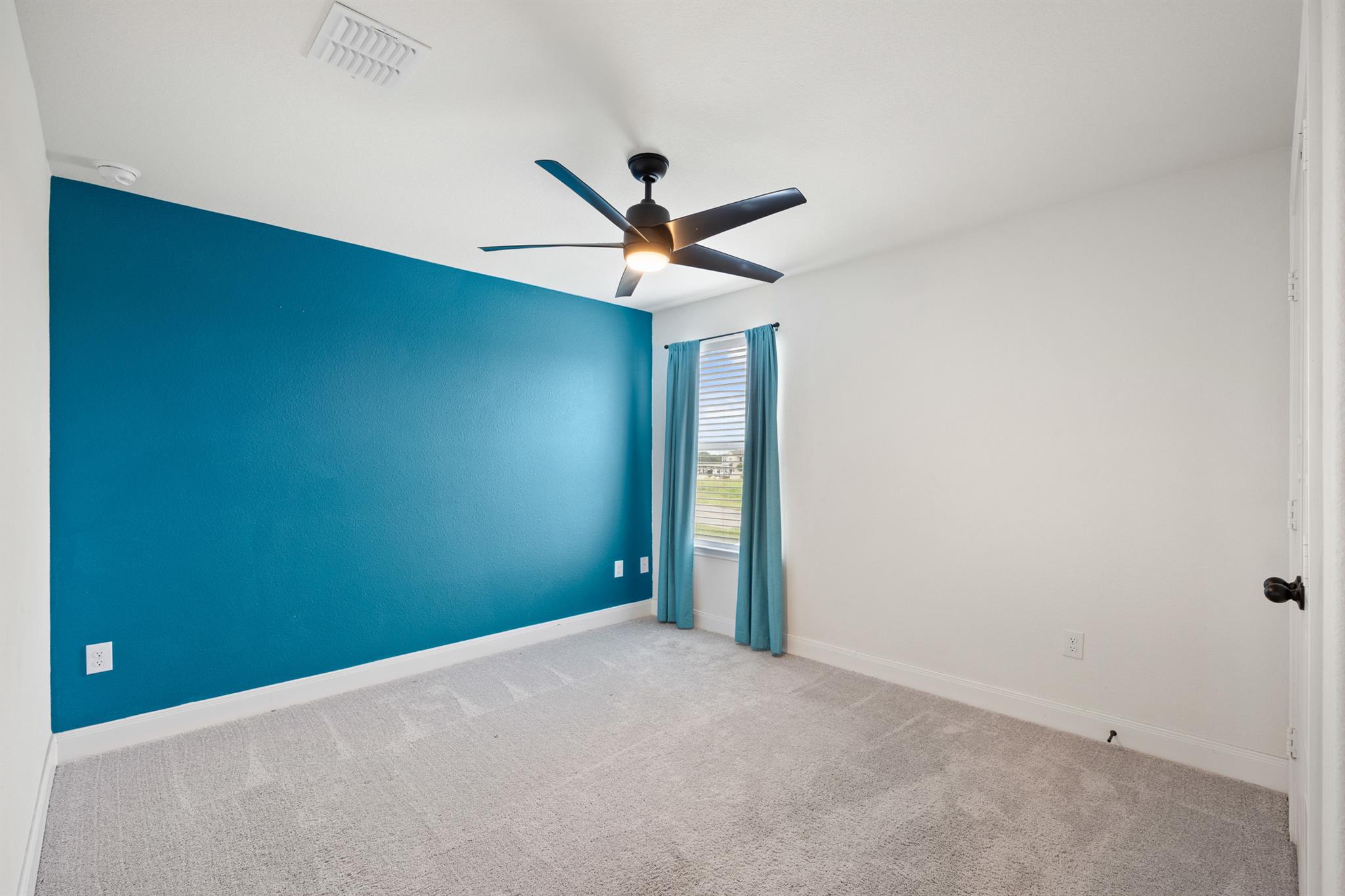 203 Teller Dr, Lockhart, TX 78644