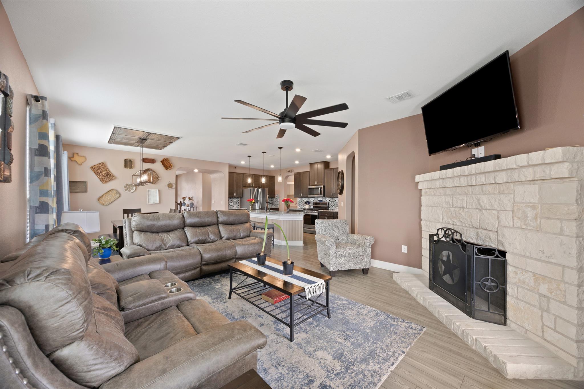203 Teller Dr, Lockhart, TX 78644