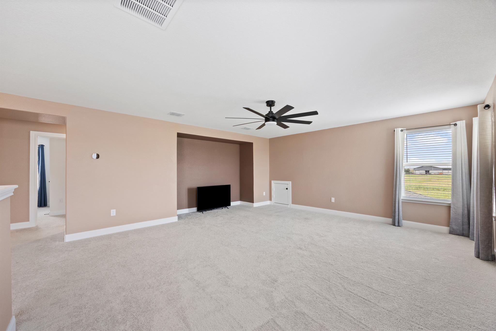 203 Teller Dr, Lockhart, TX 78644