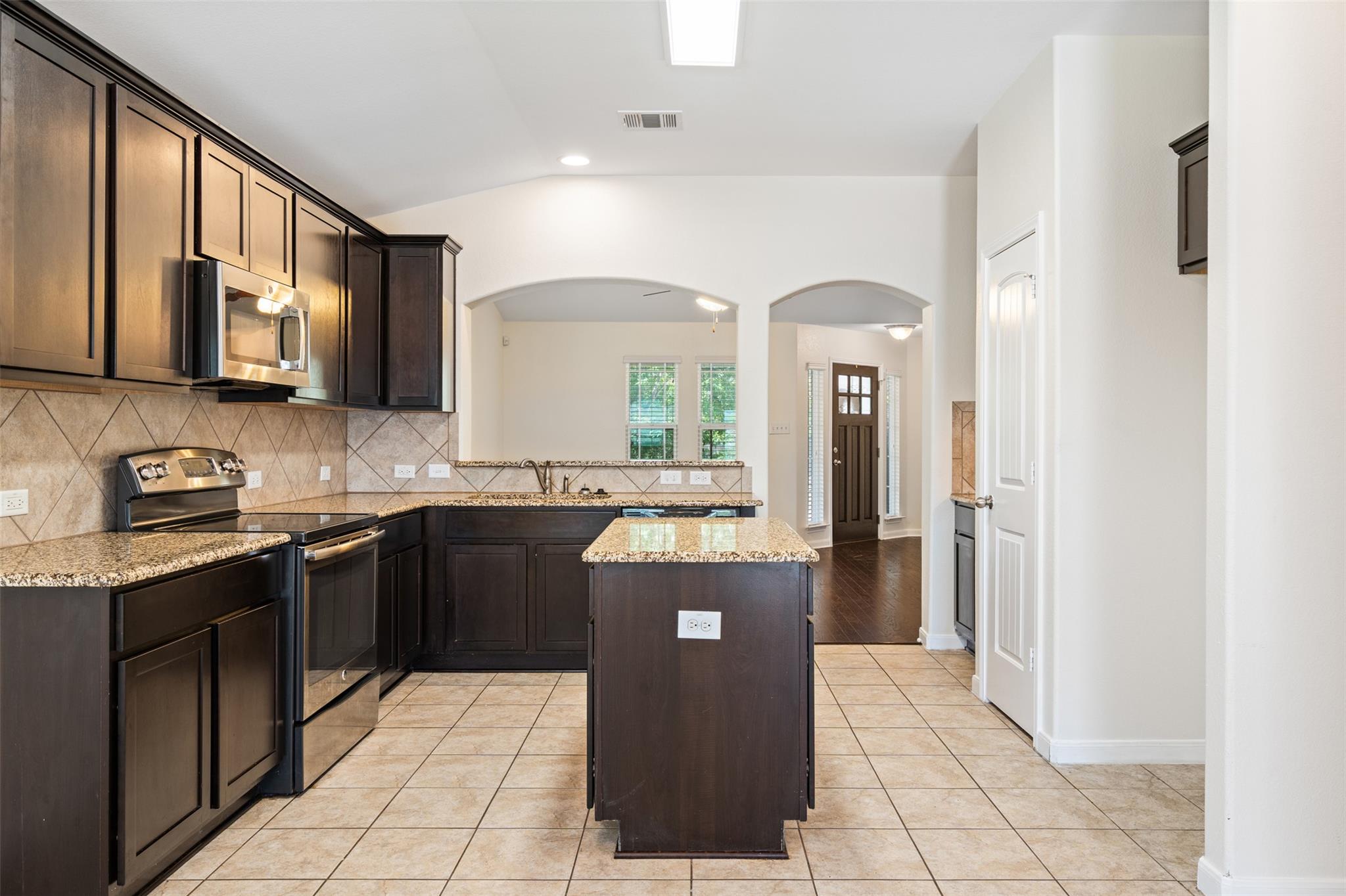 759 Heritage Springs Trl, Round Rock, TX 78664