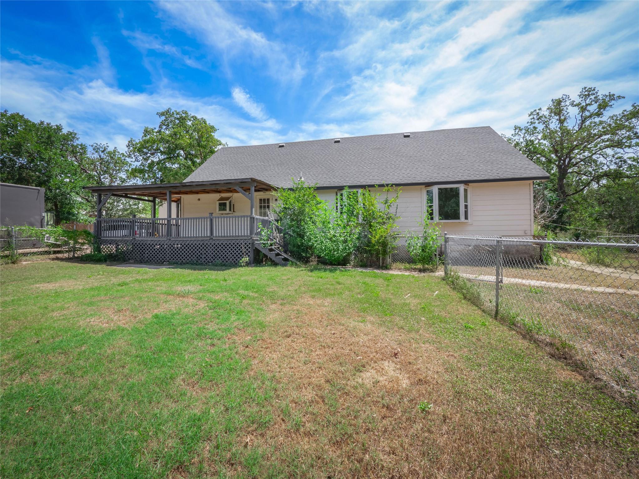 368 Riddle Rd, Cedar Creek, TX 78612