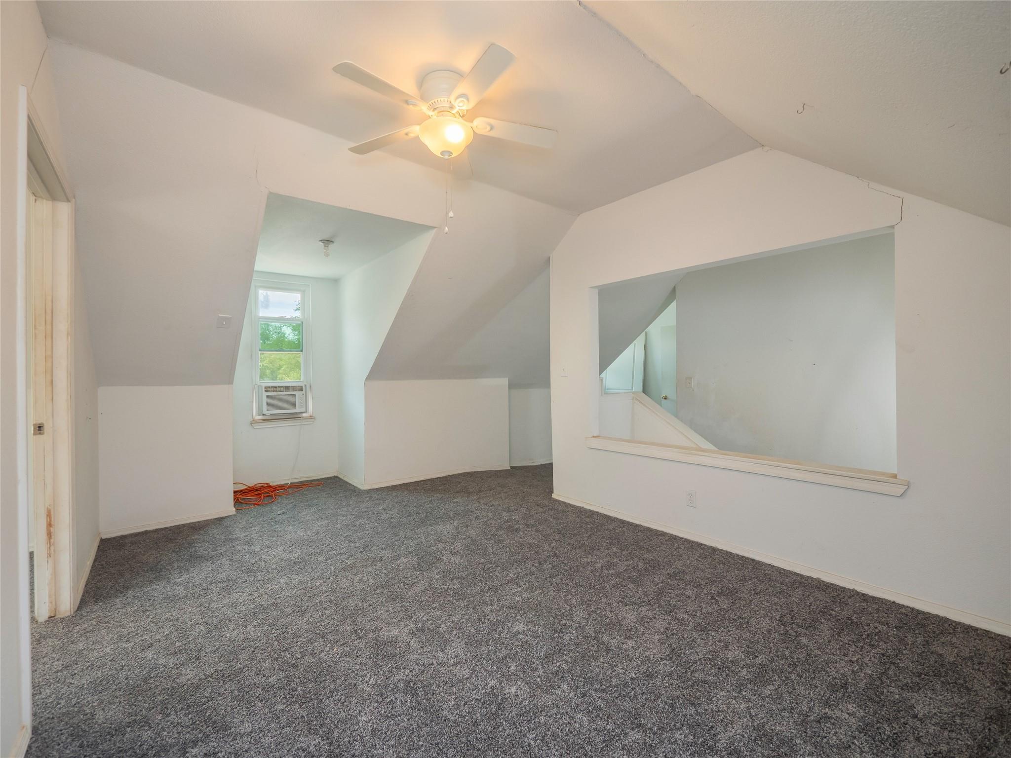 368 Riddle Rd, Cedar Creek, TX 78612