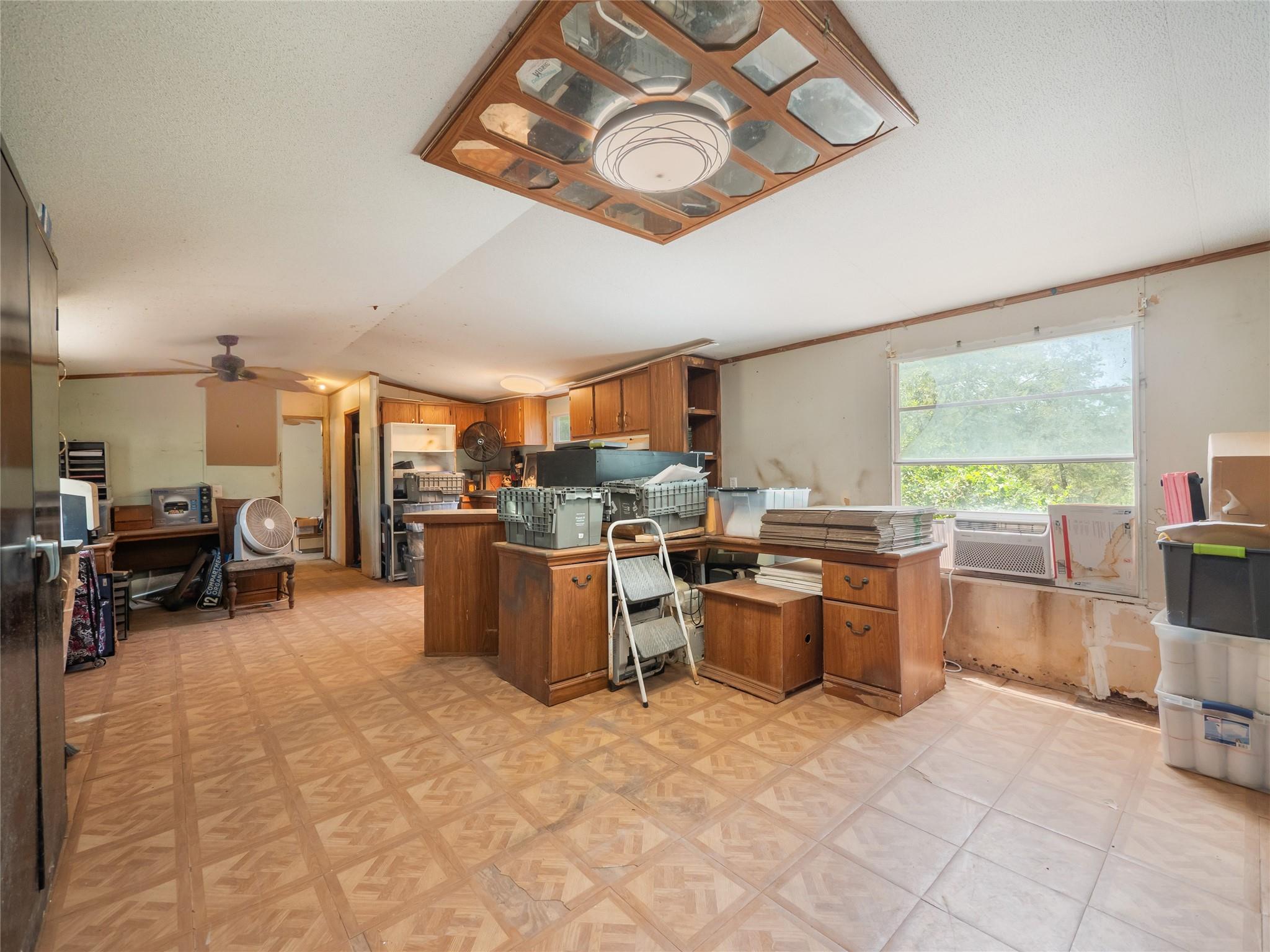 368 Riddle Rd, Cedar Creek, TX 78612