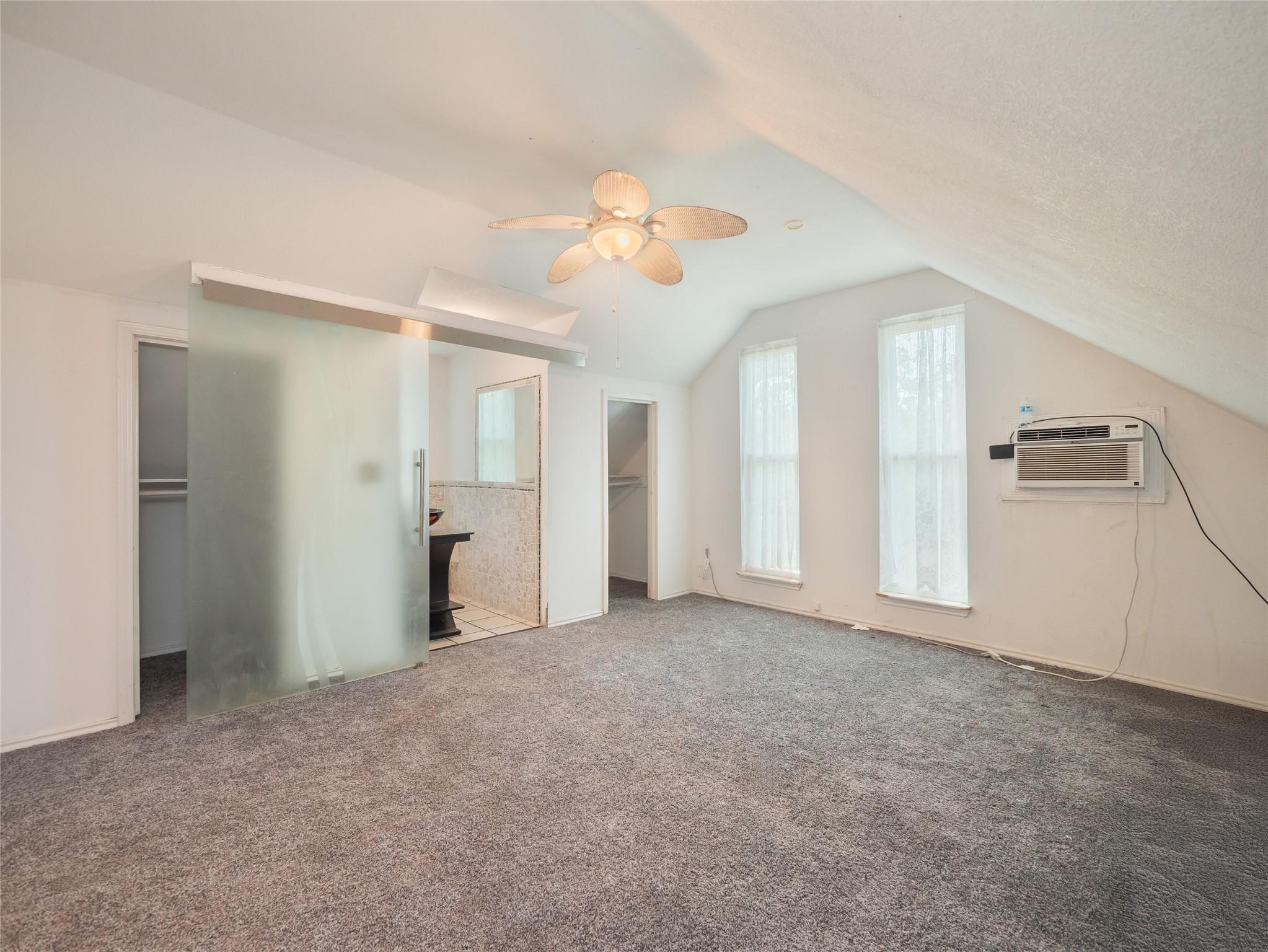 368 Riddle Rd, Cedar Creek, TX 78612